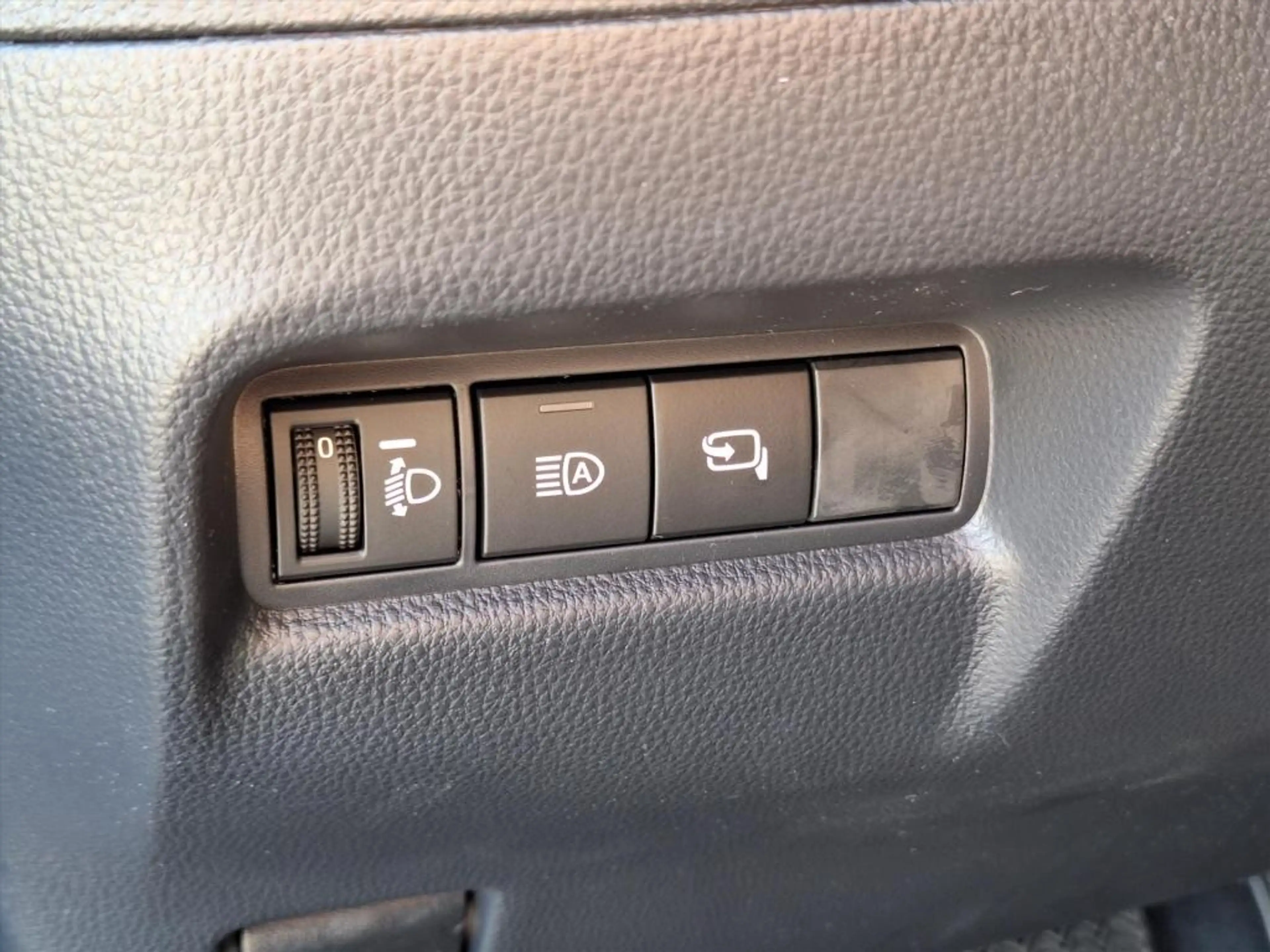 Toyota Aygo X 1.5 Hybrid Pulse Plus | Lavender, Bi-Tone, Stoelve — photo 9