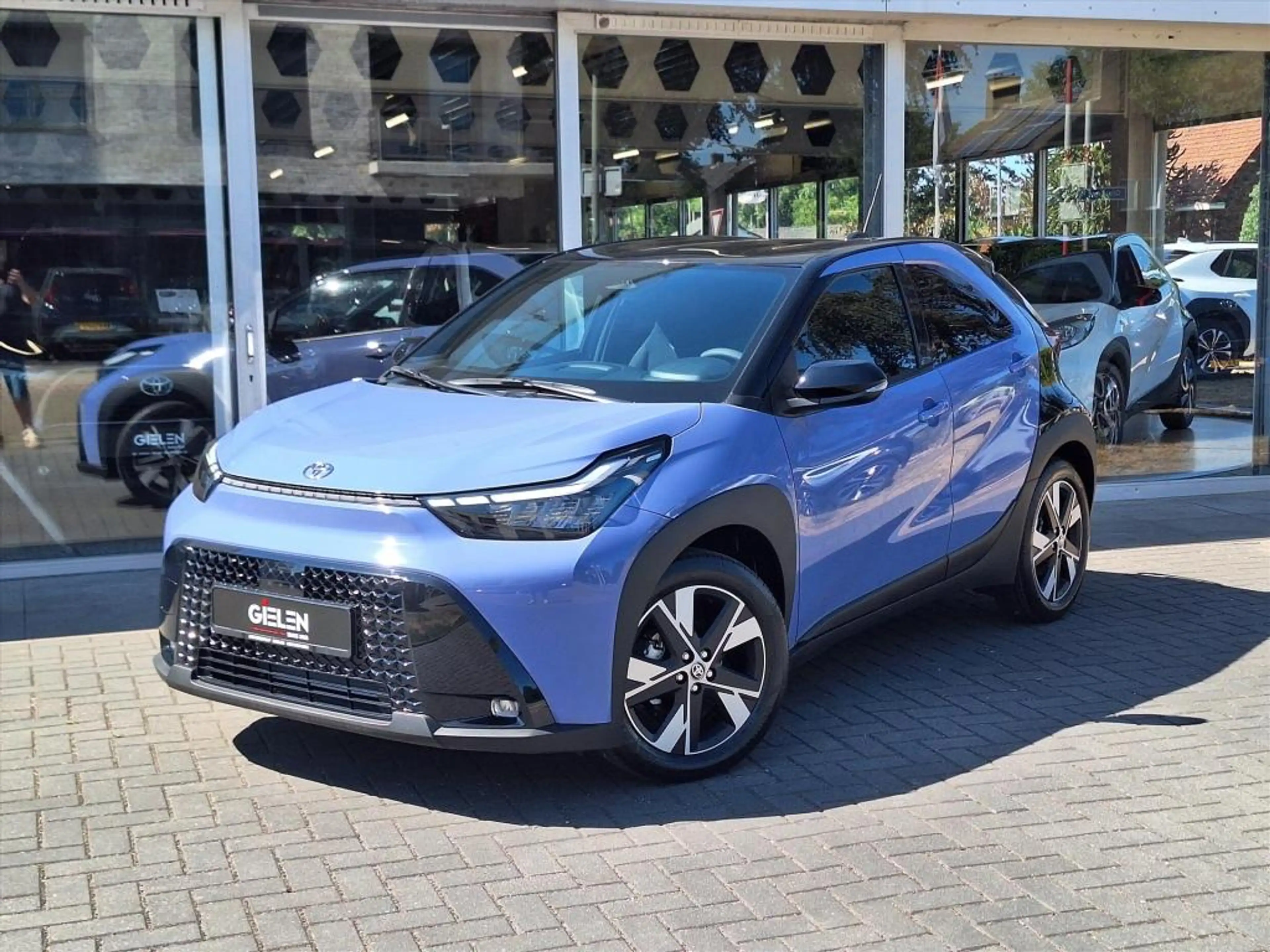 Toyota Aygo X 1.5 Hybrid Pulse Plus | Lavender, Bi-Tone, Stoelve — photo 24