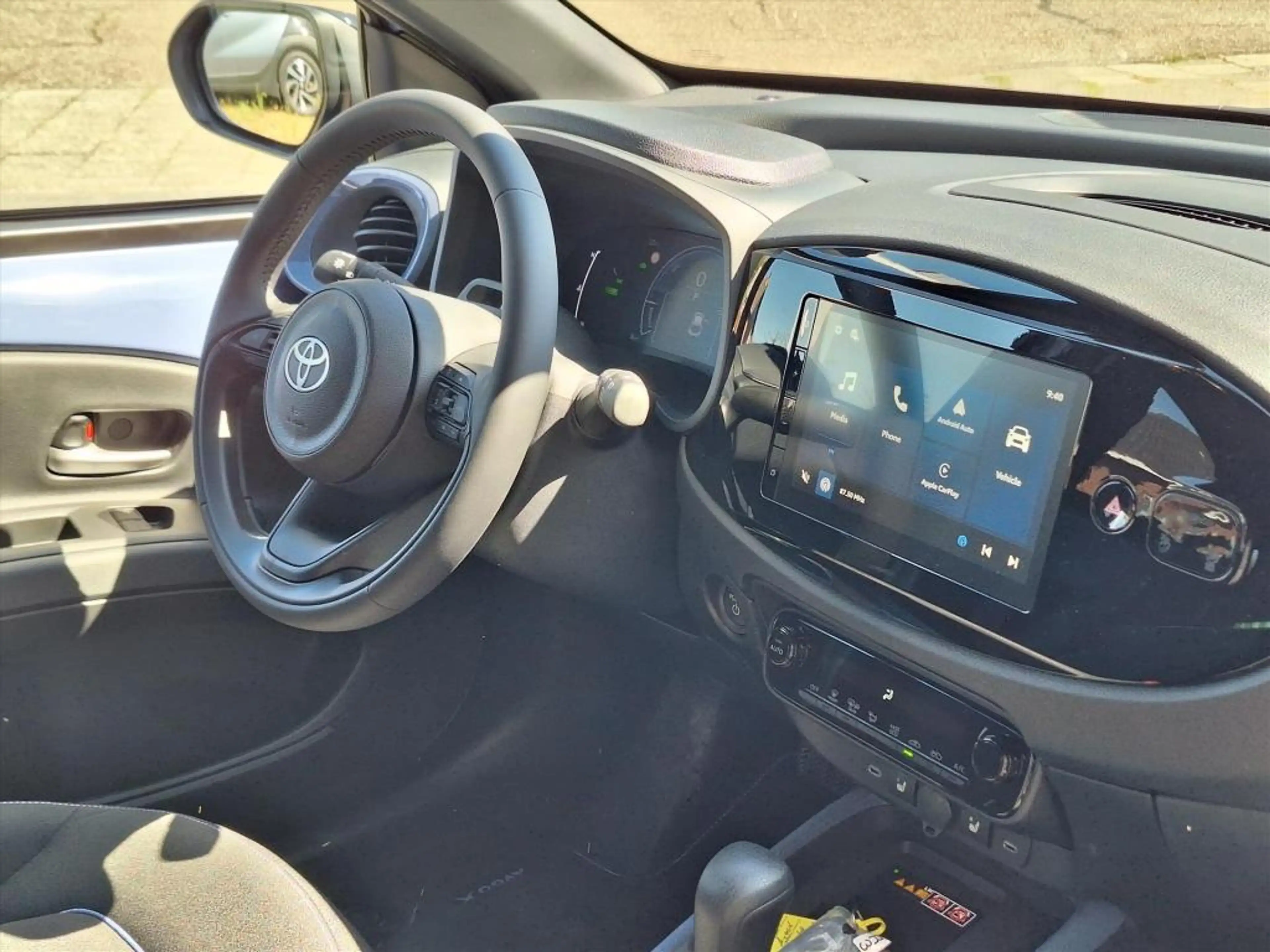 Toyota Aygo X 1.5 Hybrid Pulse Plus | Lavender, Bi-Tone, Stoelve — photo 12