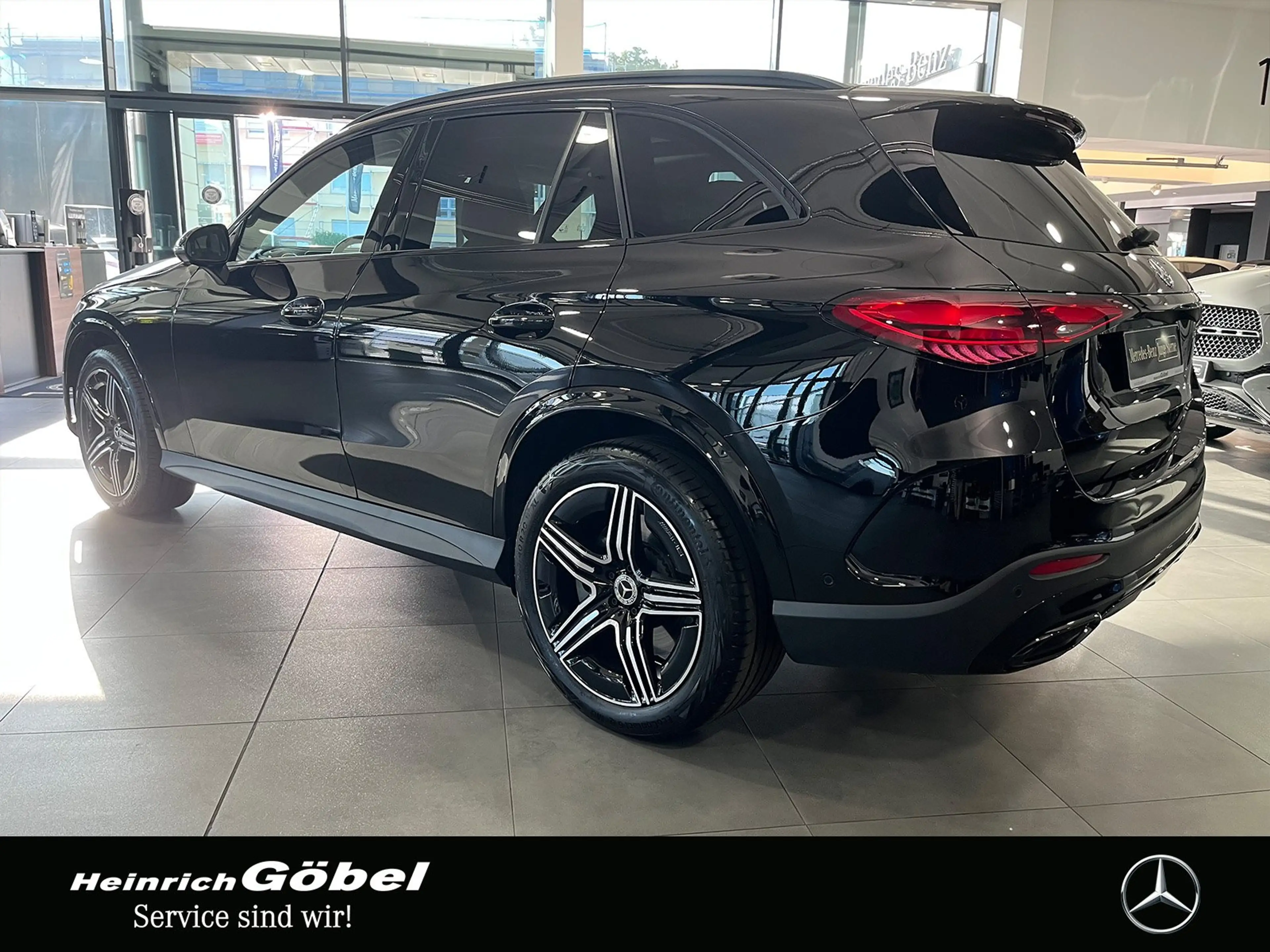 Mercedes-Benz GLC 450 d AMG+PANO+AHK+AIRMATIC+STANDHZ.+BURMEST — photo 4