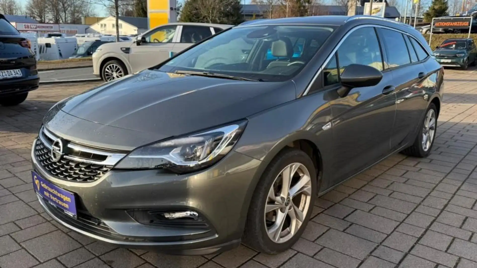 Opel Astra Innnovation 1.4 Klimaautomatik+Kamera+CarP Grau - 1
