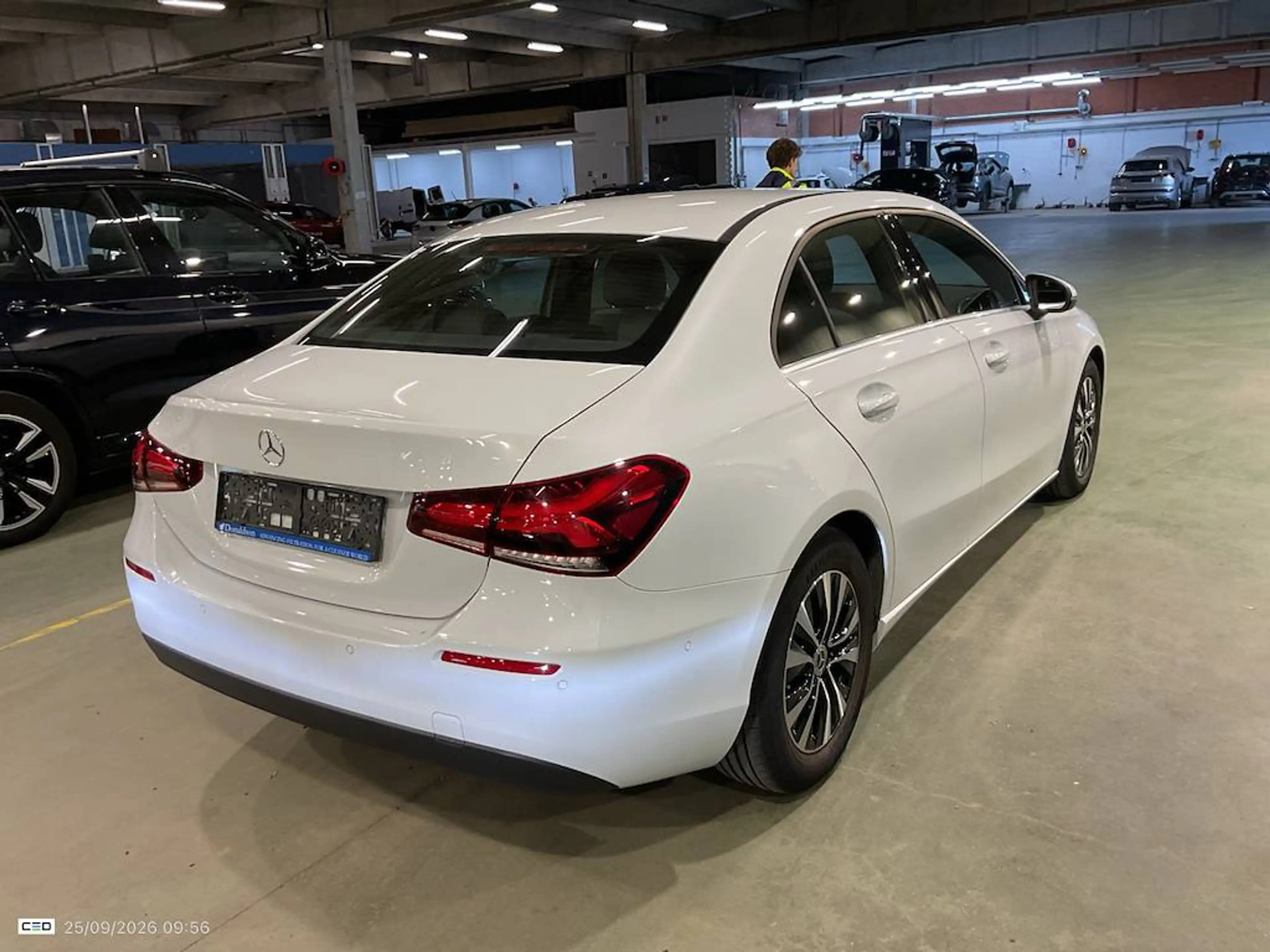 Mercedes-Benz A 180 Business Line - GPS - CAMERA - FULL LED - SIEGES SPORT CHAUFFANTS — photo 4