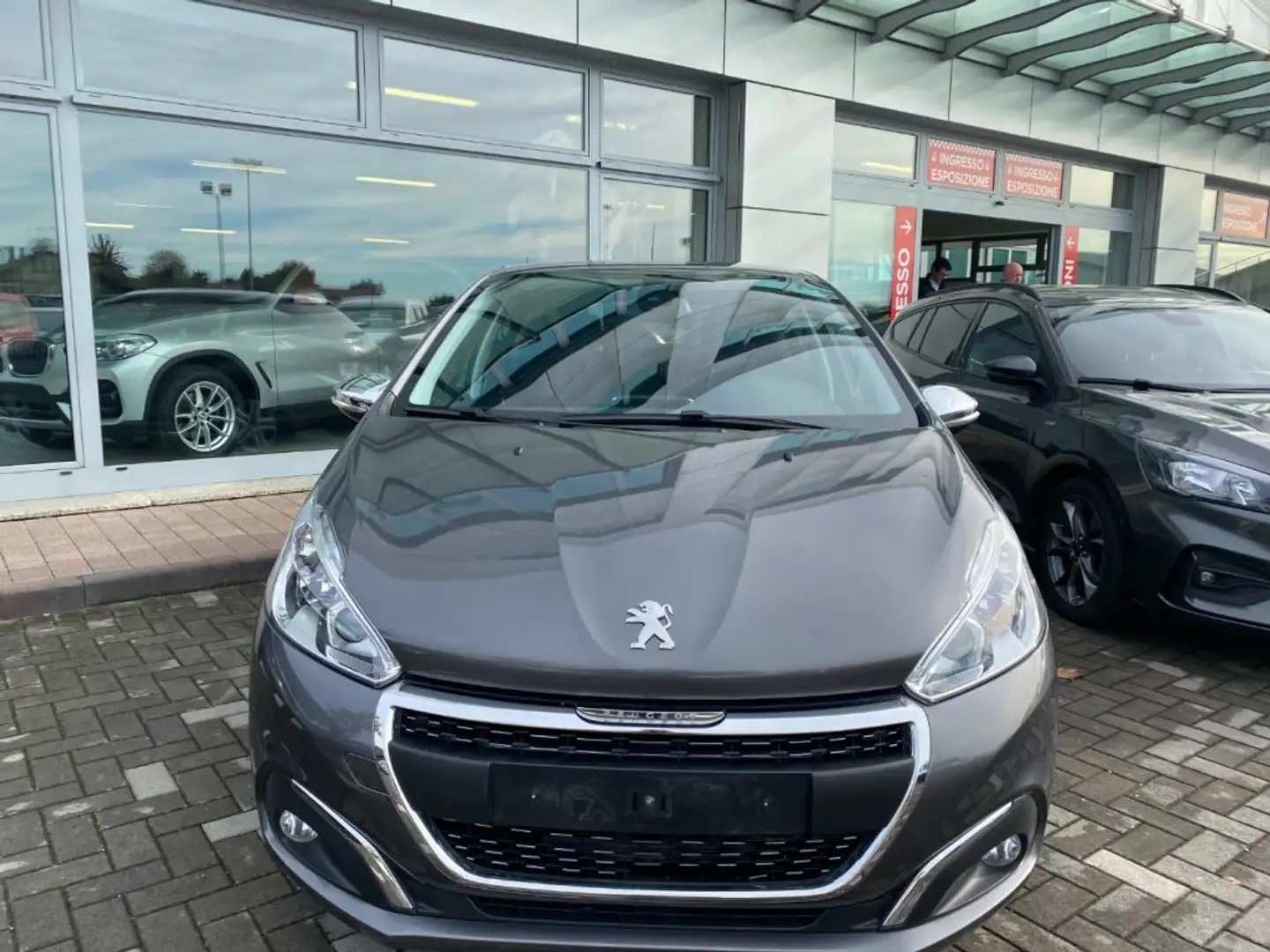 Peugeot 208 PureTech 82 Stop&Start 5 porte Signature Grigio - 1