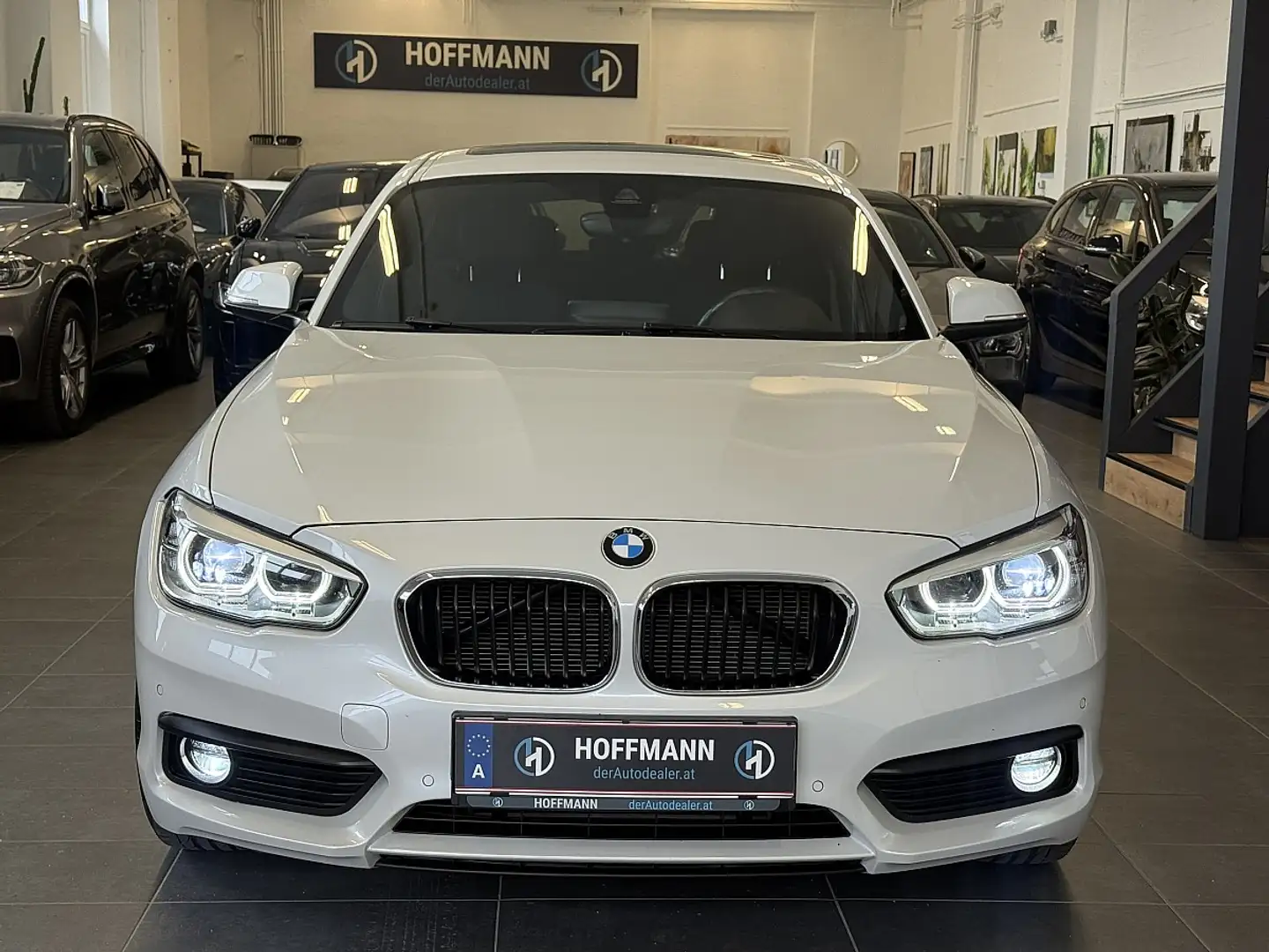 BMW 116 d Advantage, 17" Alu,Glasdach,Navi Pro,LED Sche... Wit - 2
