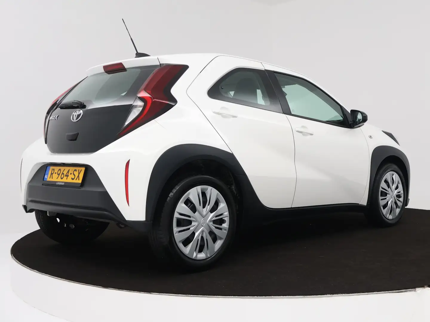 Toyota Aygo X 1.0 VVT-i MT Play | Airco | Camera | Wit - 2