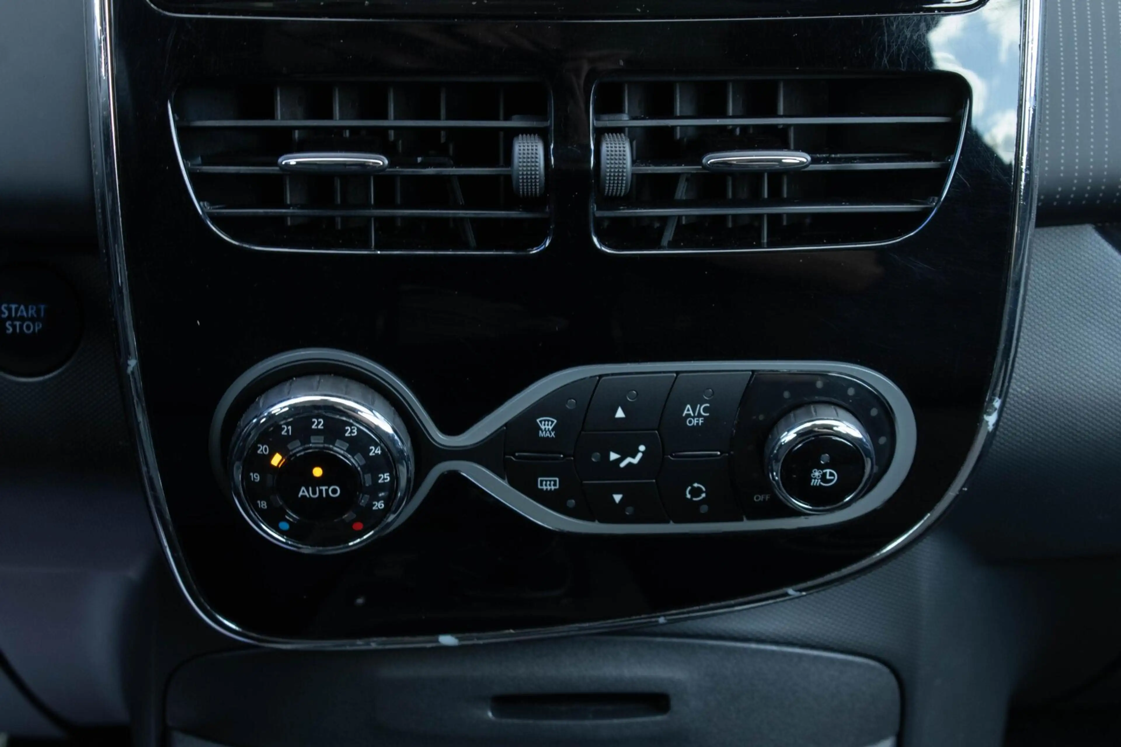 Renault ZOE R110 Limited 41 kWh|camera|85% SOH| — photo 23