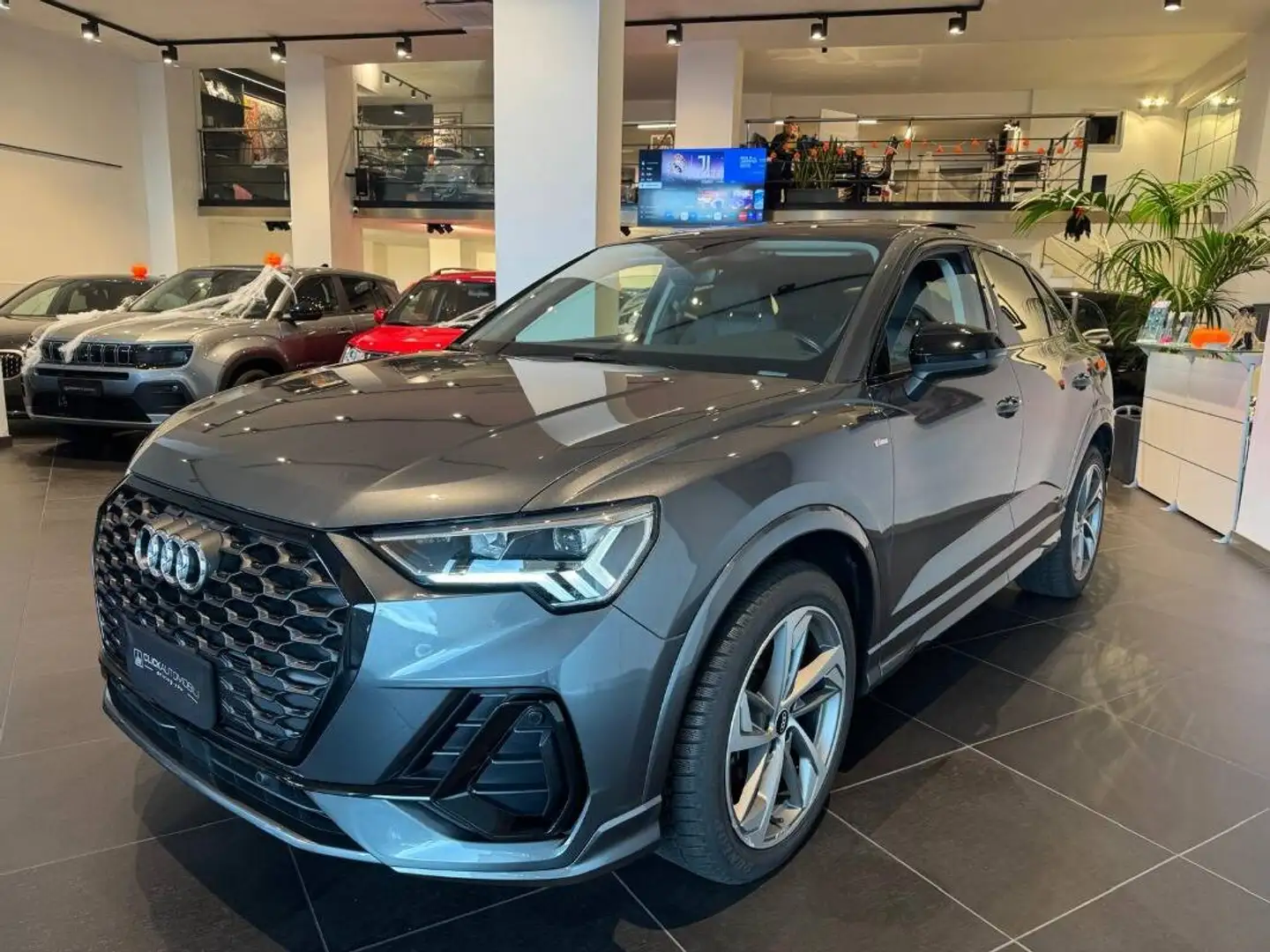 Audi Q3 Sportback 35 1.5 tfsi mhev S line edition s-tronic Gris - 1