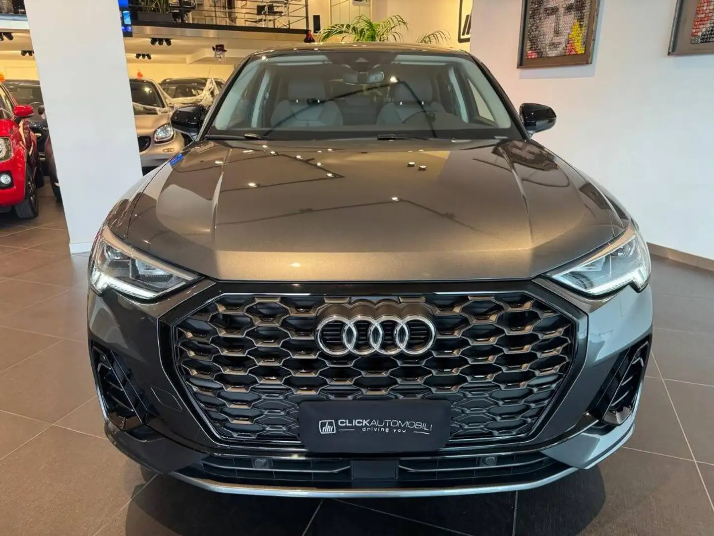 Audi Q3 Sportback 35 1.5 tfsi mhev S line edition s-tronic Grijs - 2