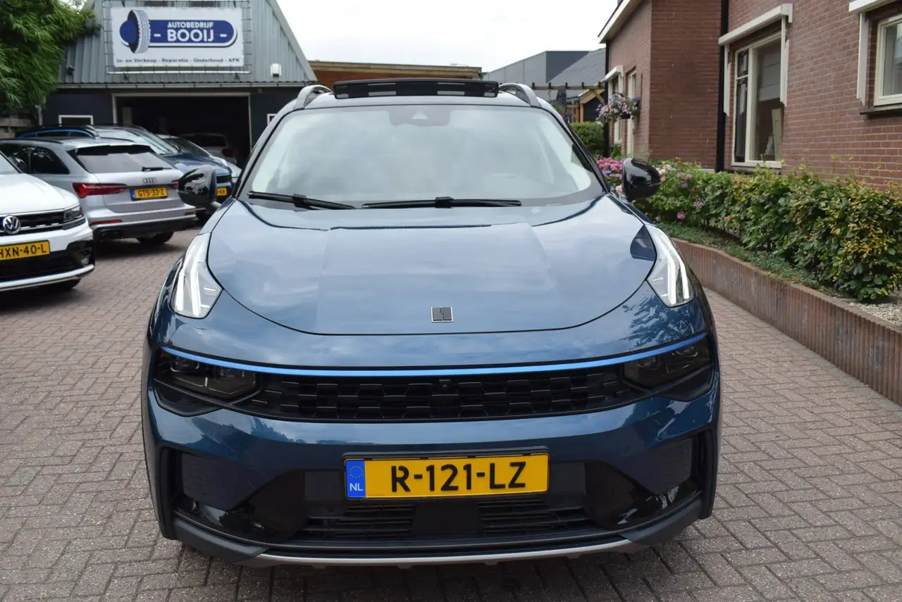 Lynk & Co 01 2022