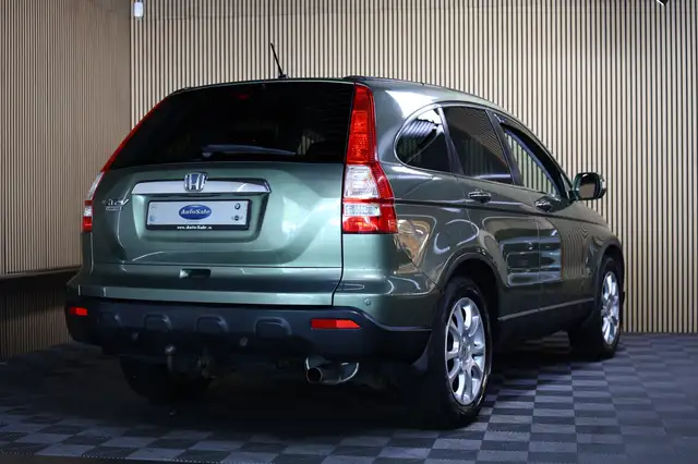 Honda CR-V view 3