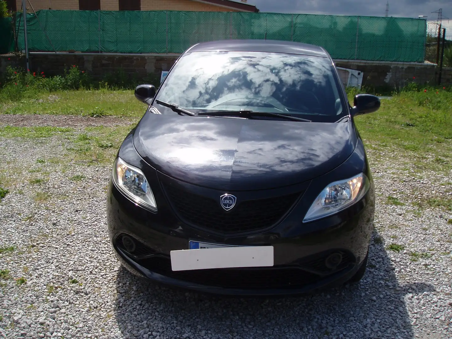 Lancia Ypsilon 1.2 69 CV S&S GOLD Nero - 1