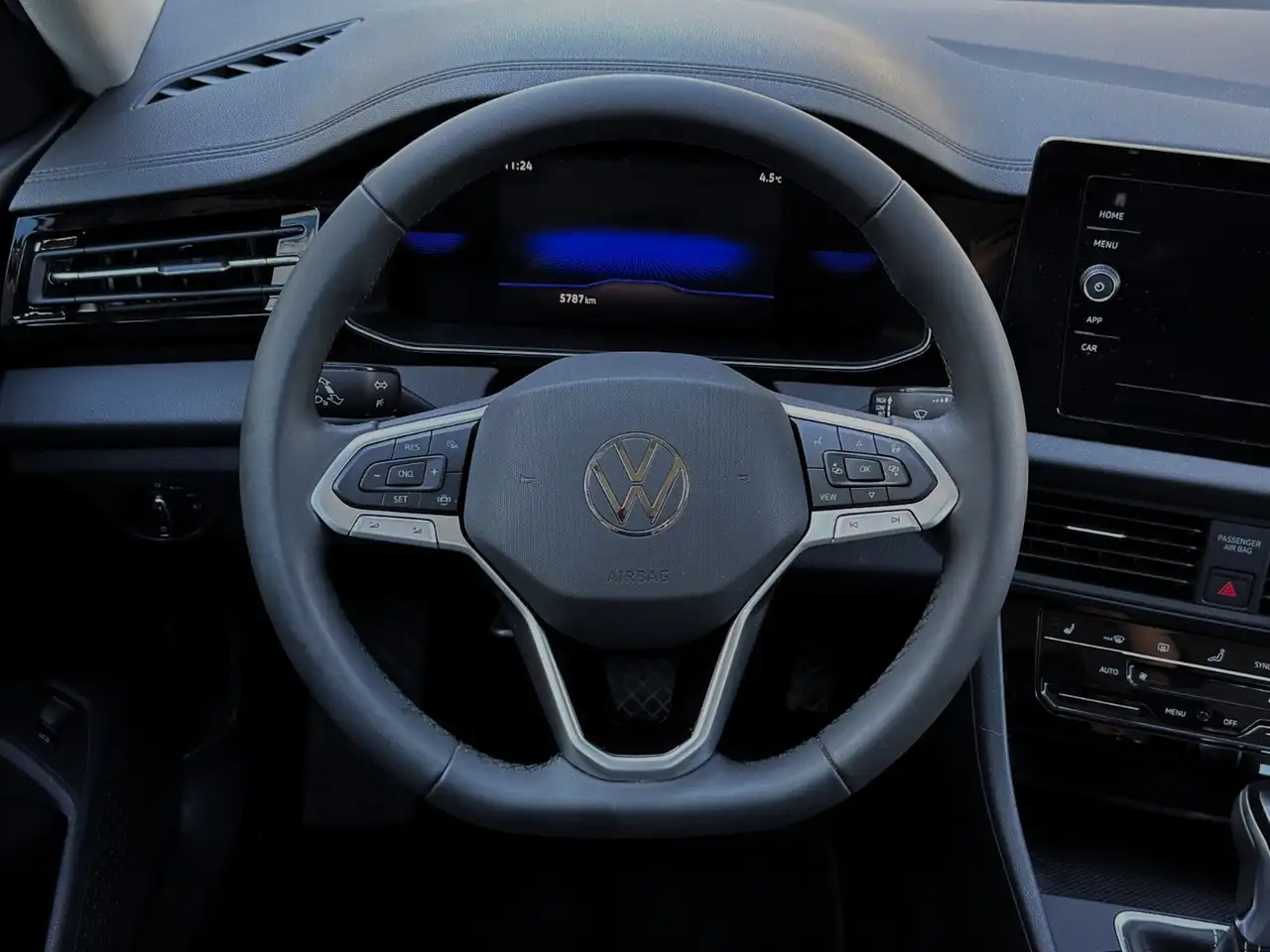 Volkswagen Jetta снимка Volkswagen Jetta