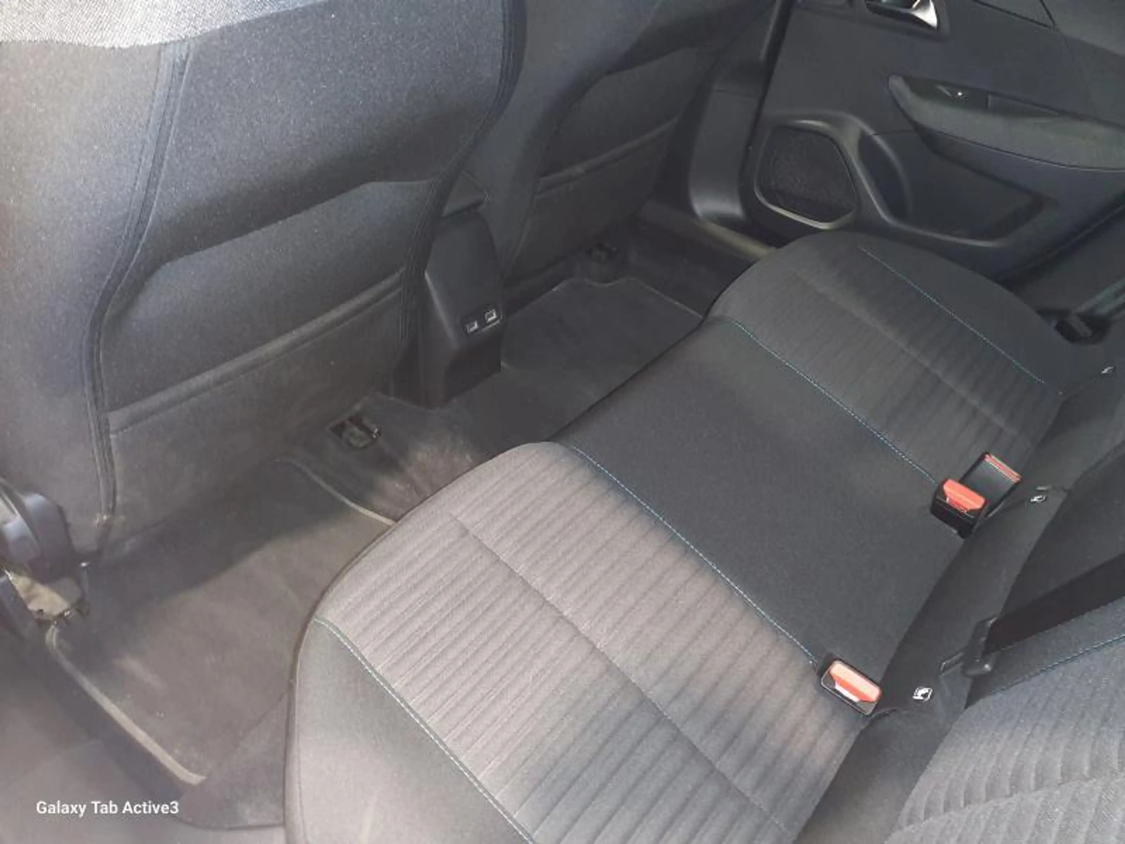 Peugeot e-2008 STYLE — photo 11