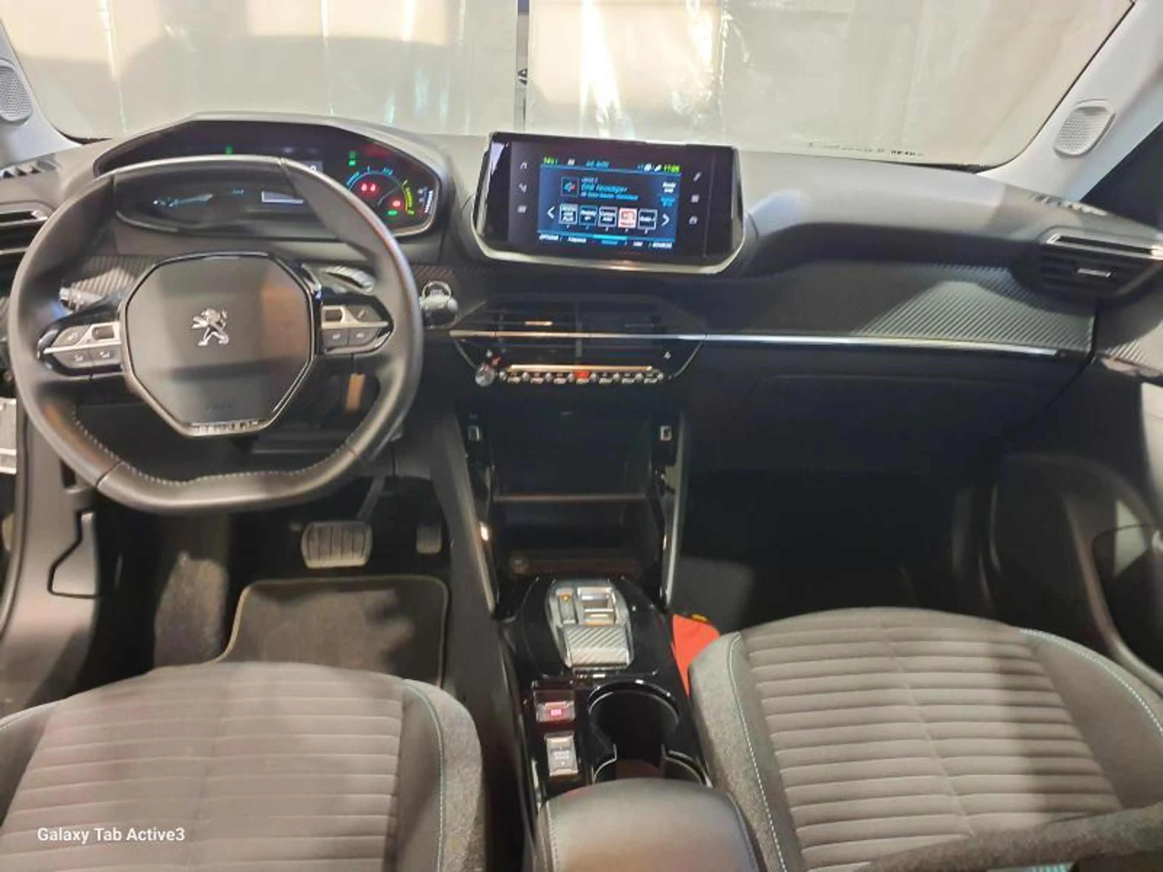 Peugeot e-2008 STYLE — photo 10