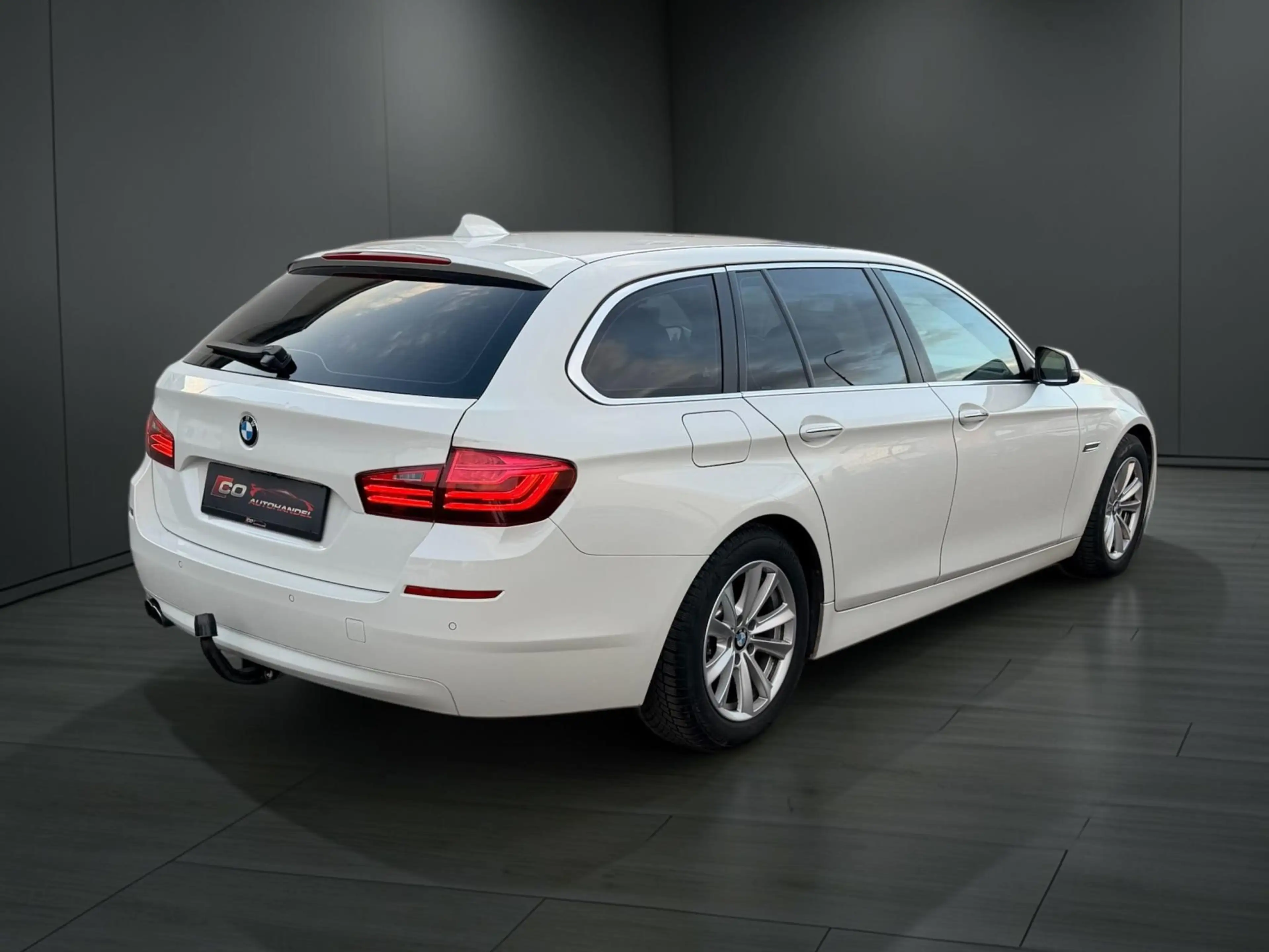 BMW 518 518d Österreich-Paket Touring — photo 3