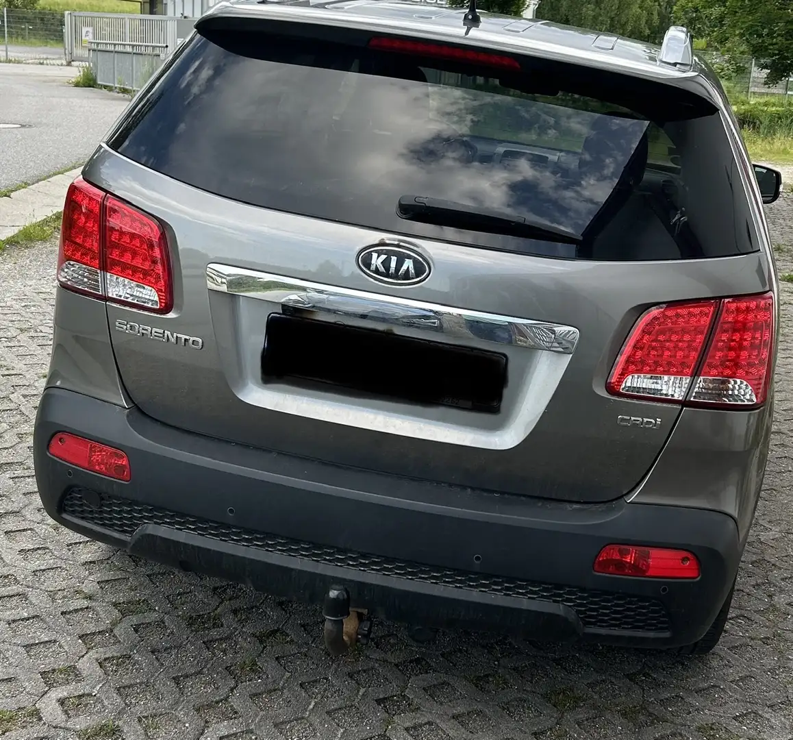 Kia Sorento Attract 4WD Grau - 2
