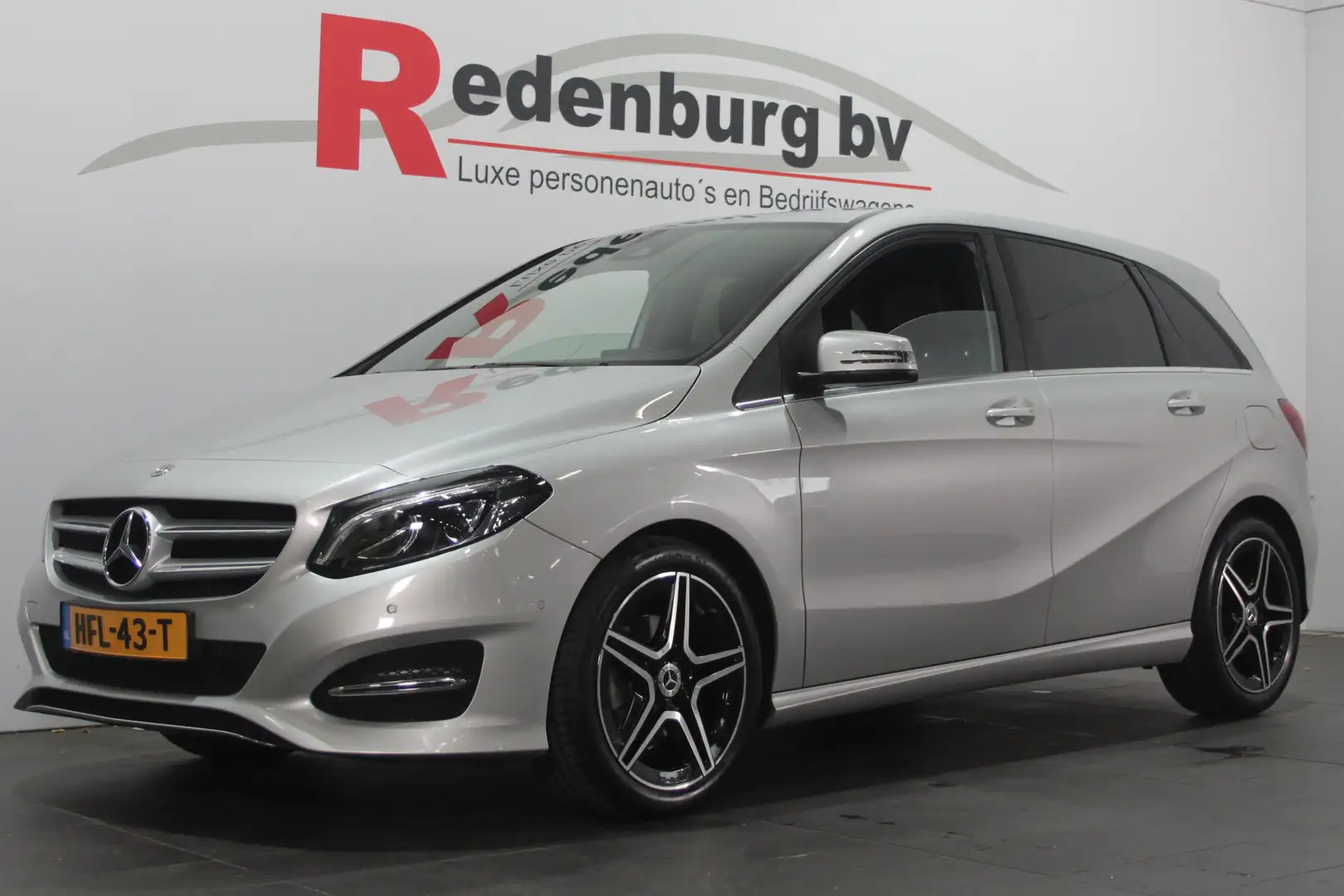 Mercedes-Benz B 180 Prestige - Automaat - Navi / Bluetooth / Stoelverw Grijs - 1
