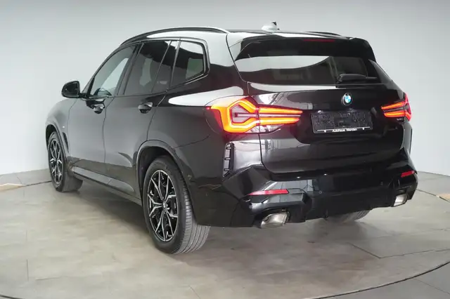 BMW X3 view 5