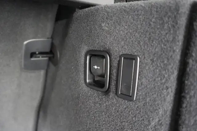 BMW X3 view 8