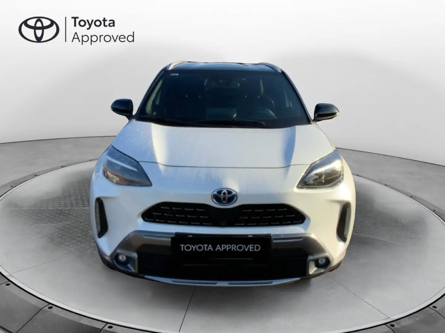 Toyota Yaris Cross 1.5 Hybrid 5p. E-CVT Adventure Bianco - 2