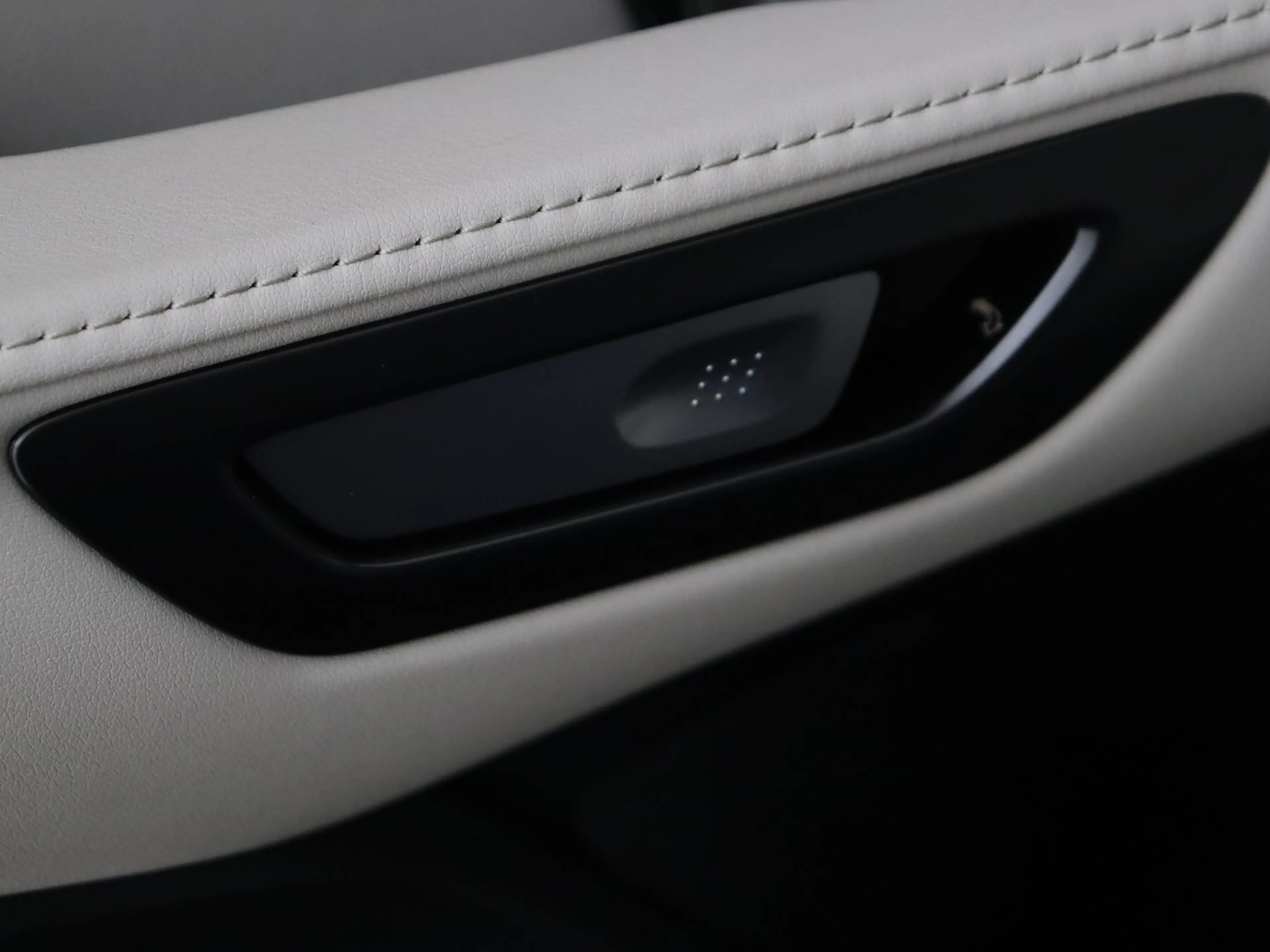 Lexus LBX Elegant Advanced Pack | 360 Camera | HUD — photo 11
