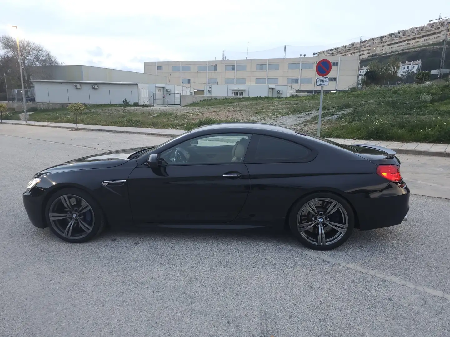 BMW M6 M6A Coupé Siyah - 2