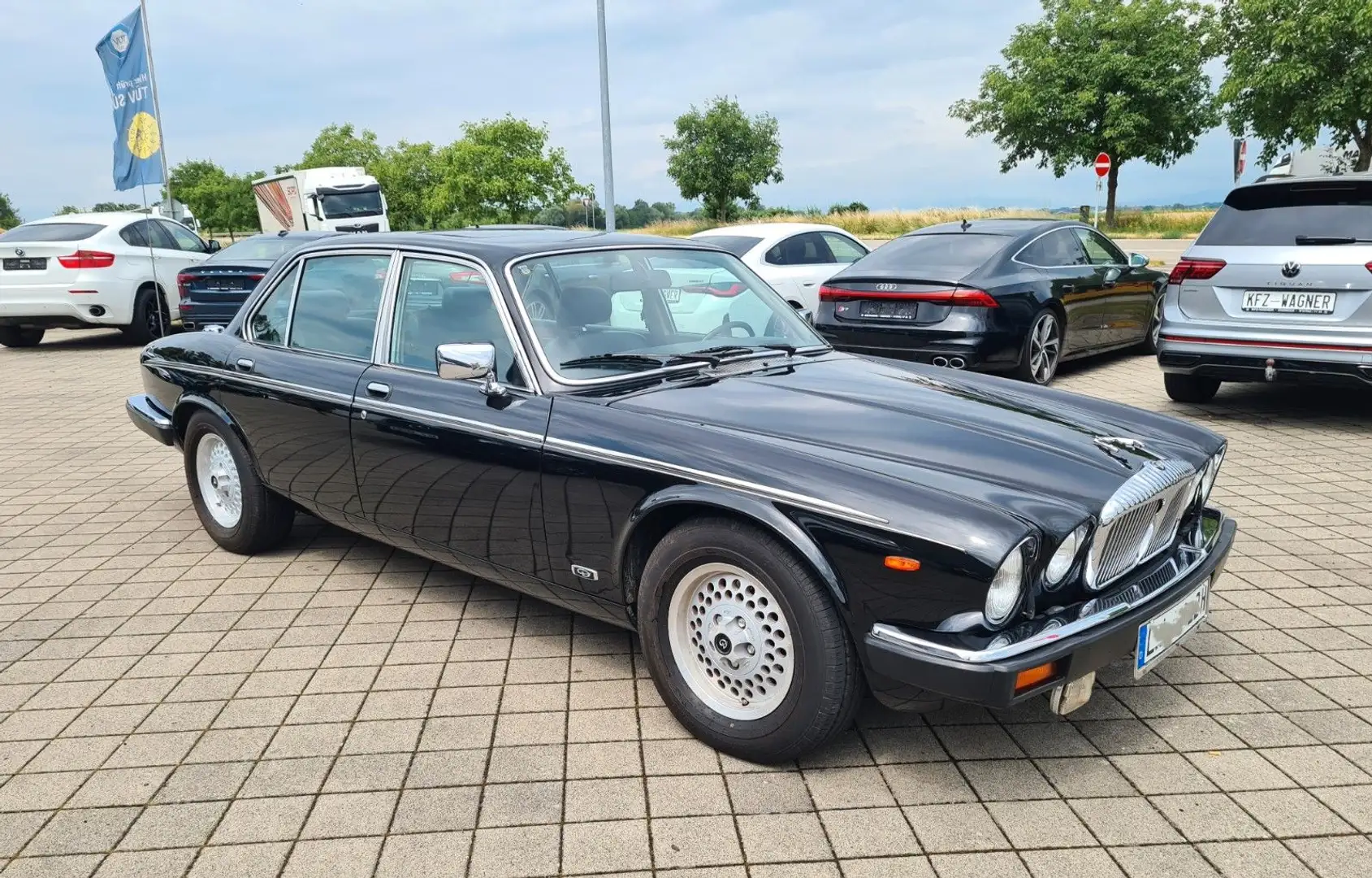 Jaguar Double Six V12 Bestzustand! Deutsches Fahrzeug Чорний - 2