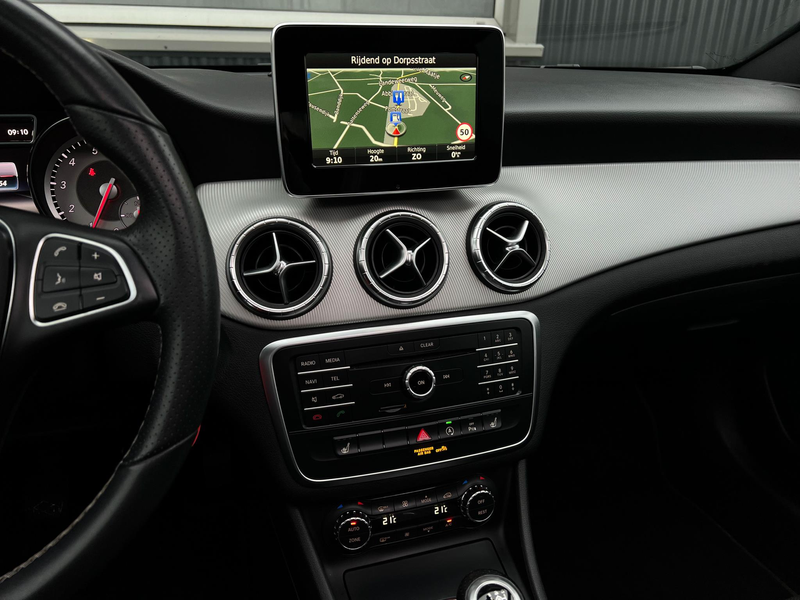 Mercedes-Benz CLA 180 Shooting Brake Lease Edition Ambition 122pk | Pano — photo 9