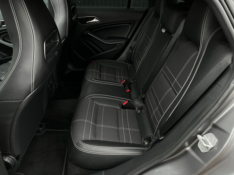 Mercedes-Benz CLA 180 Shooting Brake Lease Edition Ambition 122pk | Pano — photo 4