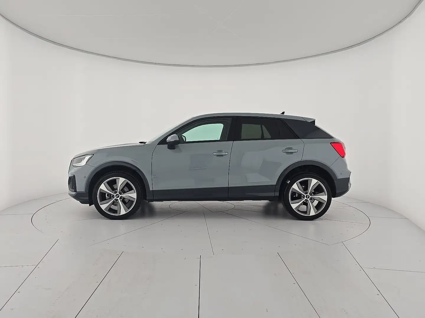 Audi Q2 30 TFSI Advanced Grigio - 2