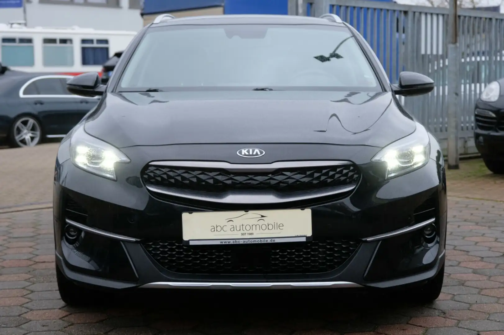 Kia XCeed 1.6 Platinum Panorama Leder LED Navi Schwarz - 2