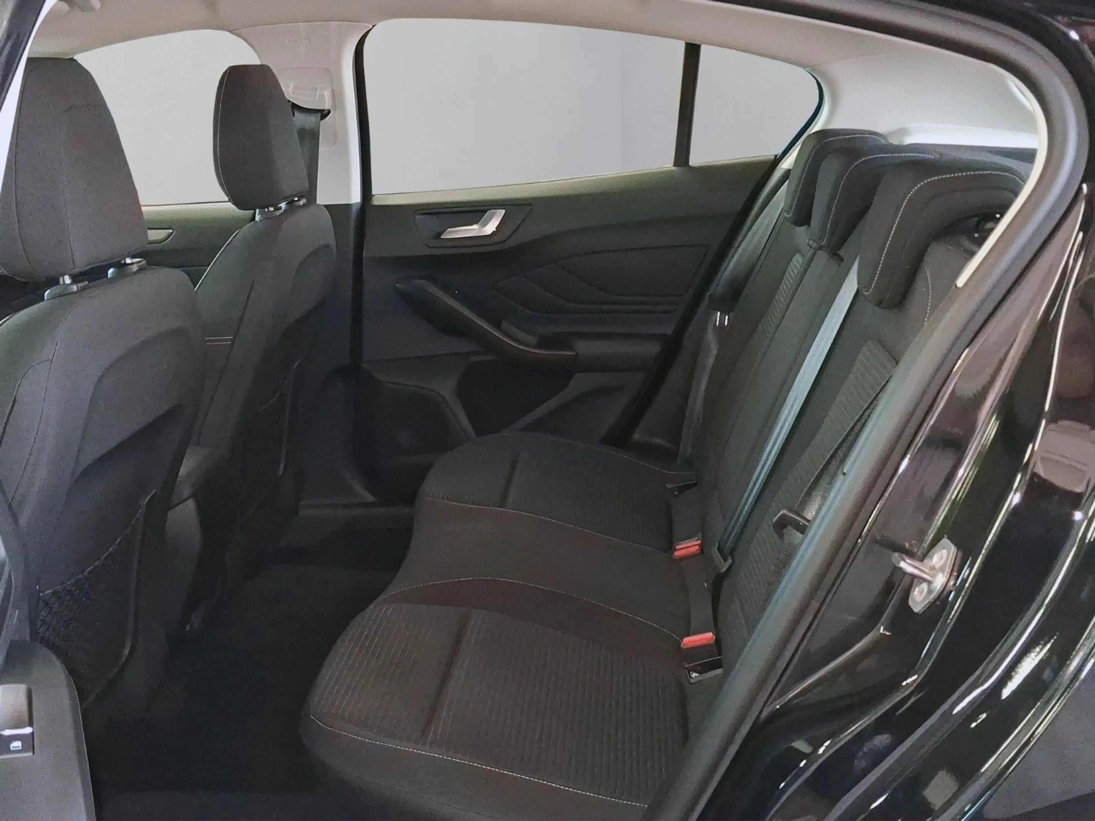 Ford Focus 2.0 Titanium,1.Hand,Navi,LED,ACC,Kamera — photo 24