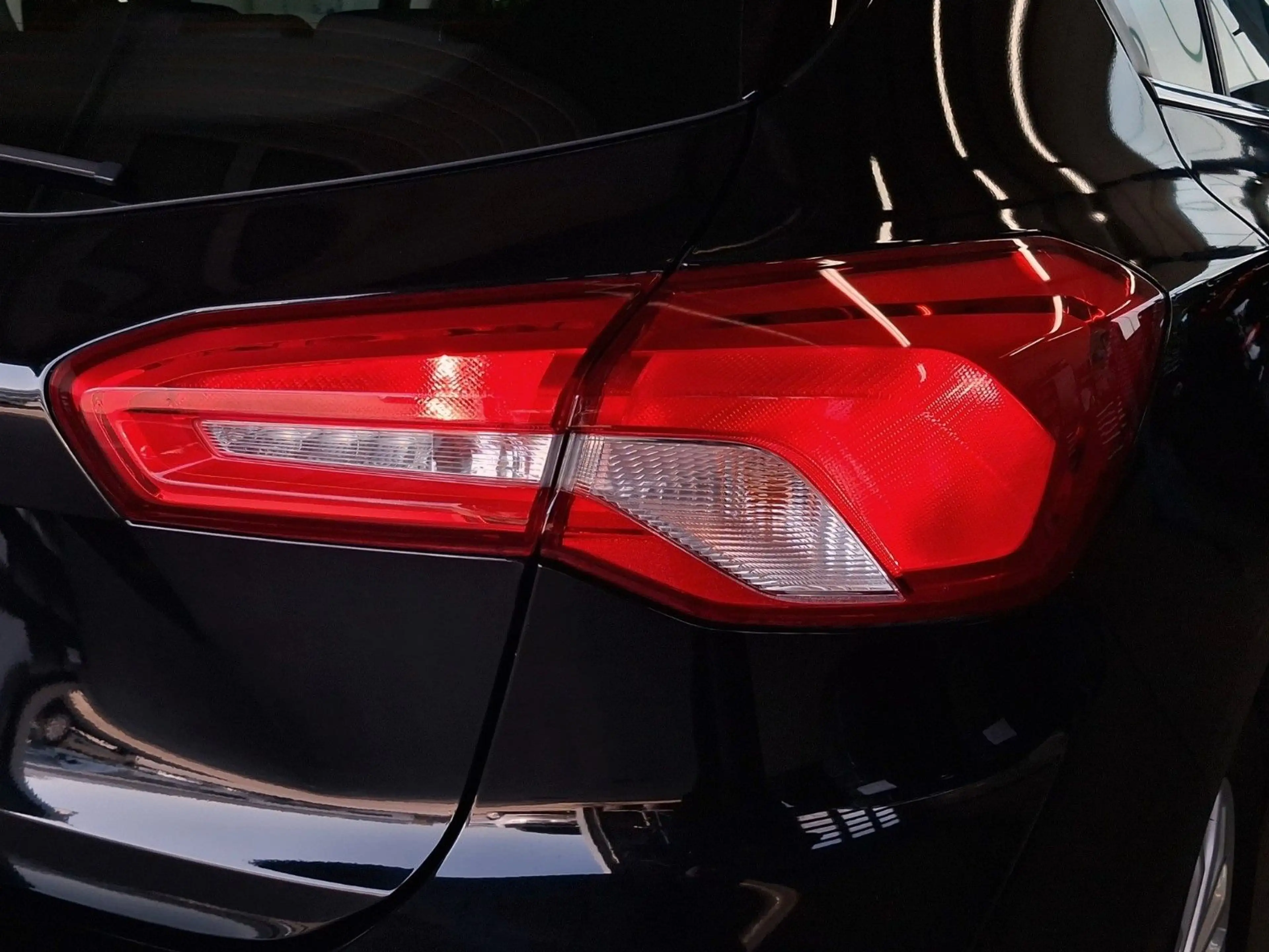 Ford Focus 2.0 Titanium,1.Hand,Navi,LED,ACC,Kamera — photo 27