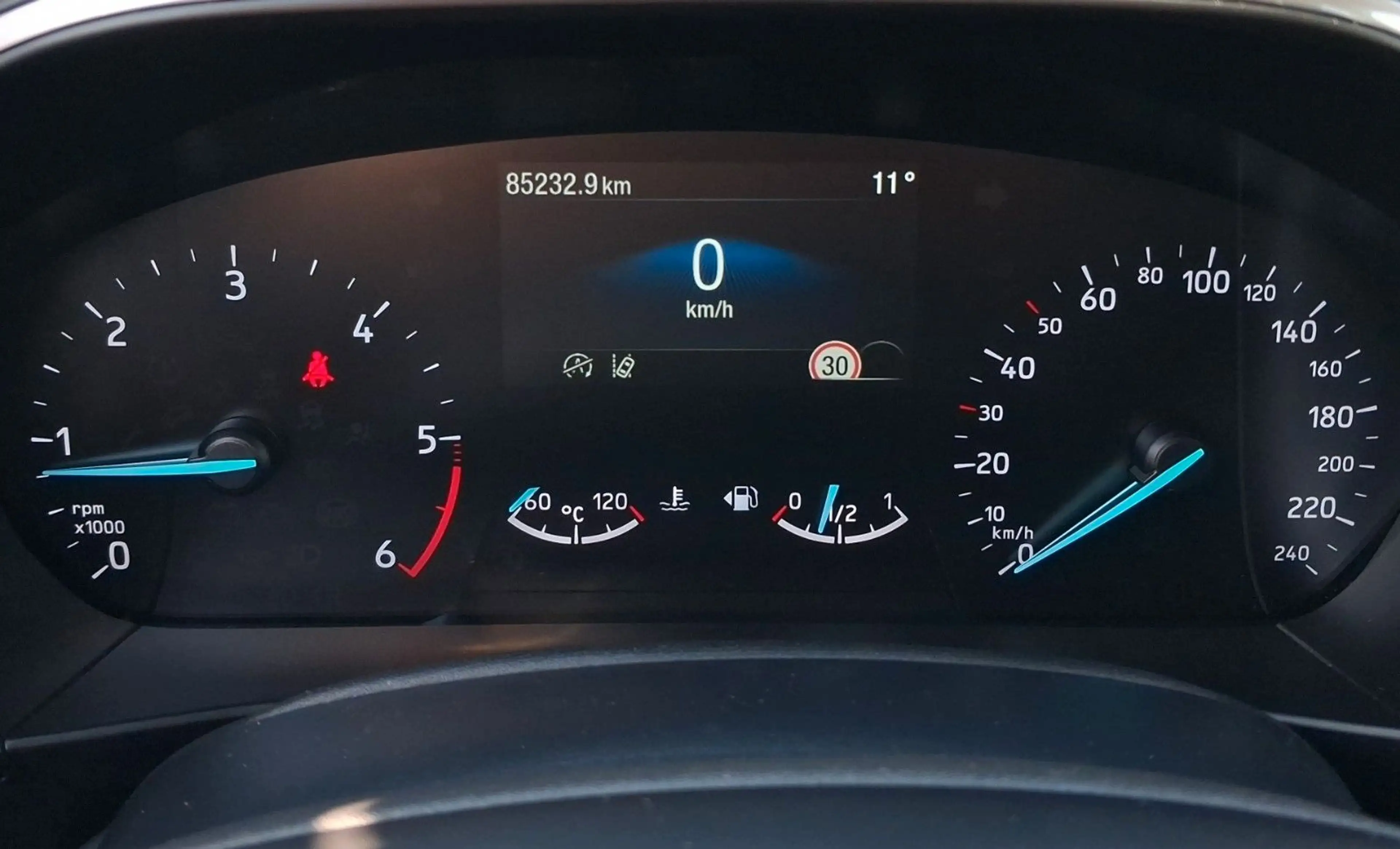 Ford Focus 2.0 Titanium,1.Hand,Navi,LED,ACC,Kamera — photo 17