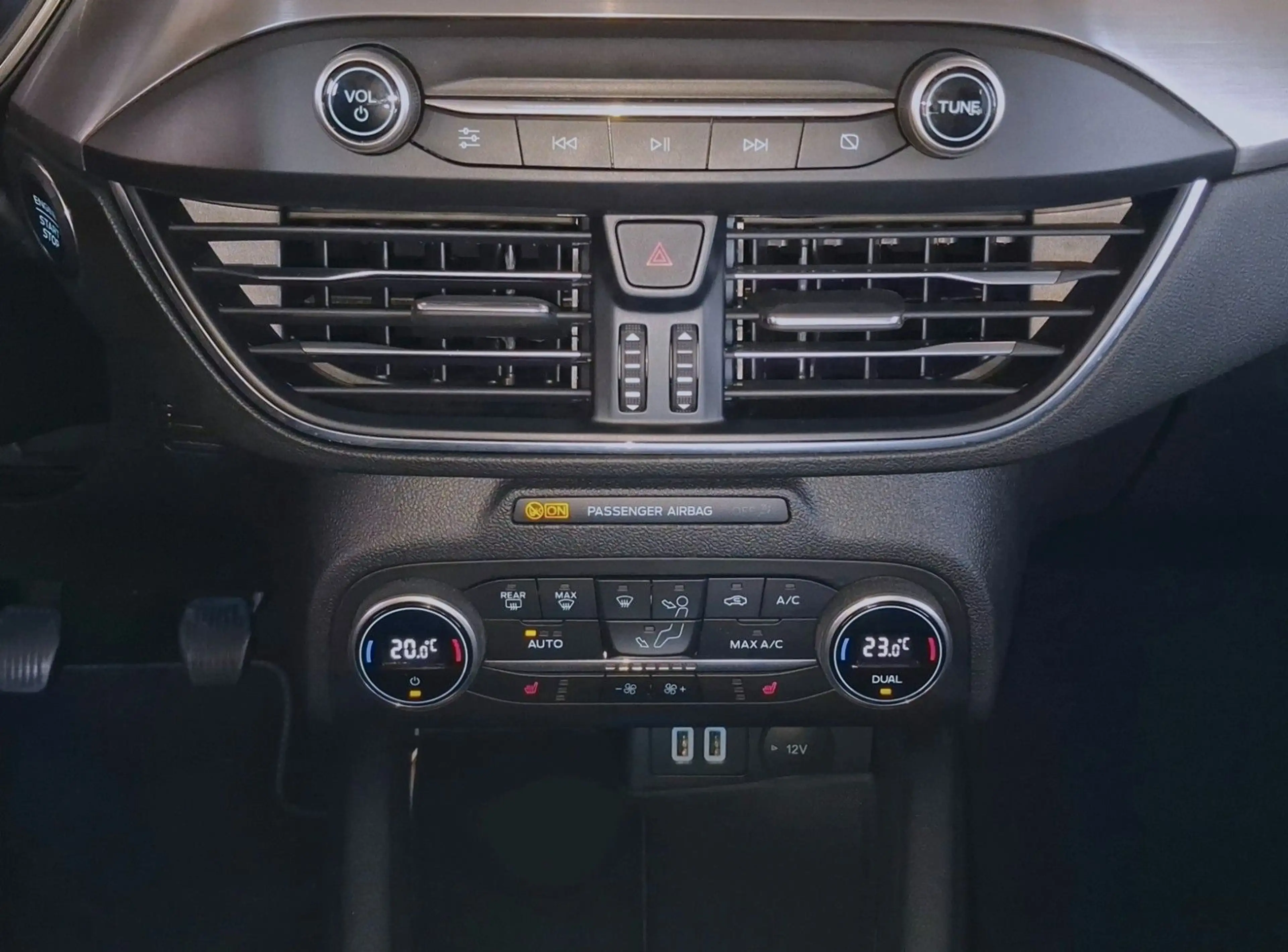 Ford Focus 2.0 Titanium,1.Hand,Navi,LED,ACC,Kamera — photo 21