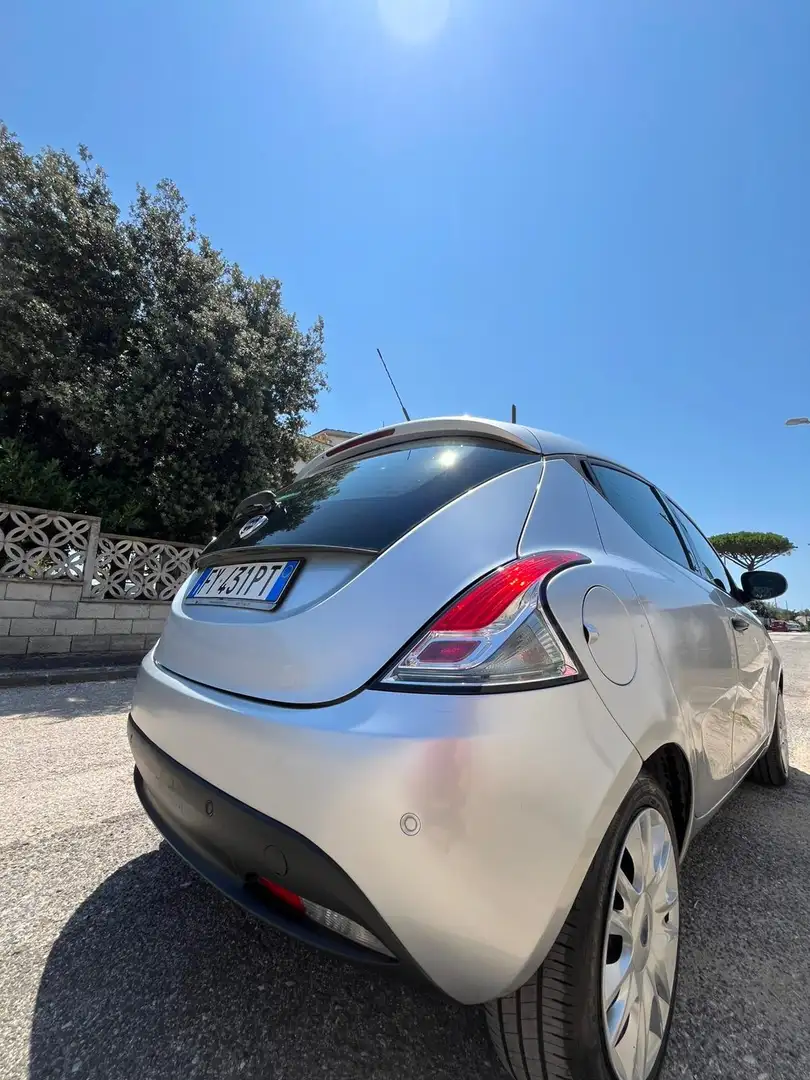 Lancia Ypsilon Ypsilon III 2015 1.2 Elefantino Blu Gpl 69cv my19 Gris - 2