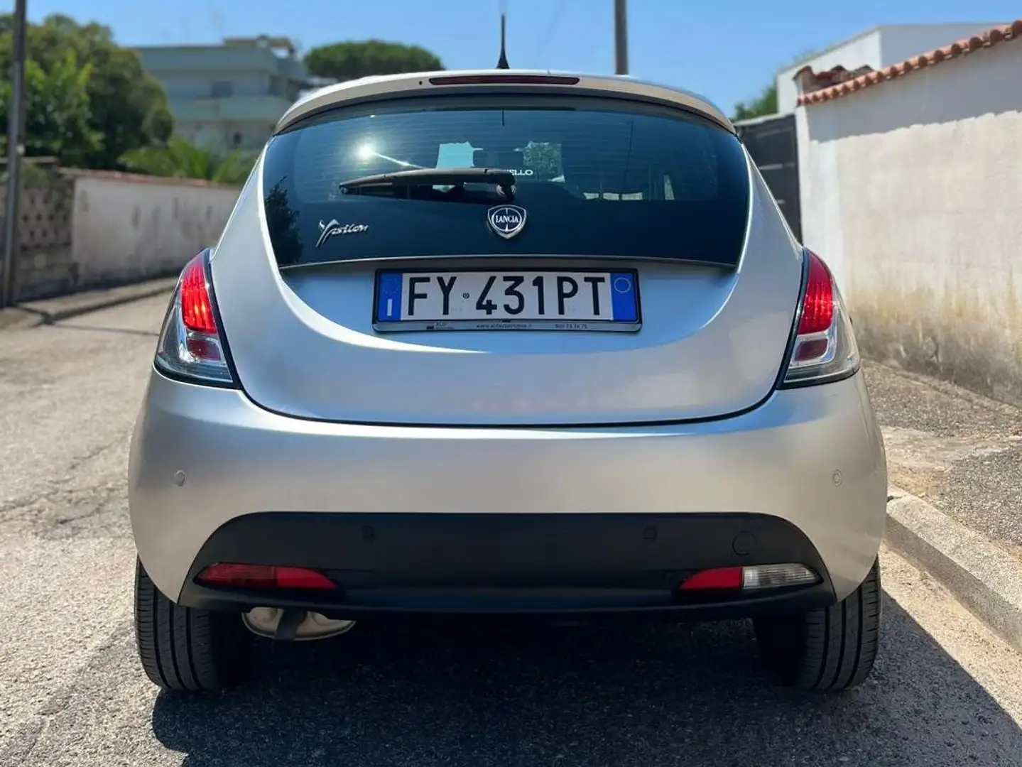Lancia Ypsilon Ypsilon III 2015 1.2 Elefantino Blu Gpl 69cv my19 Gris - 1