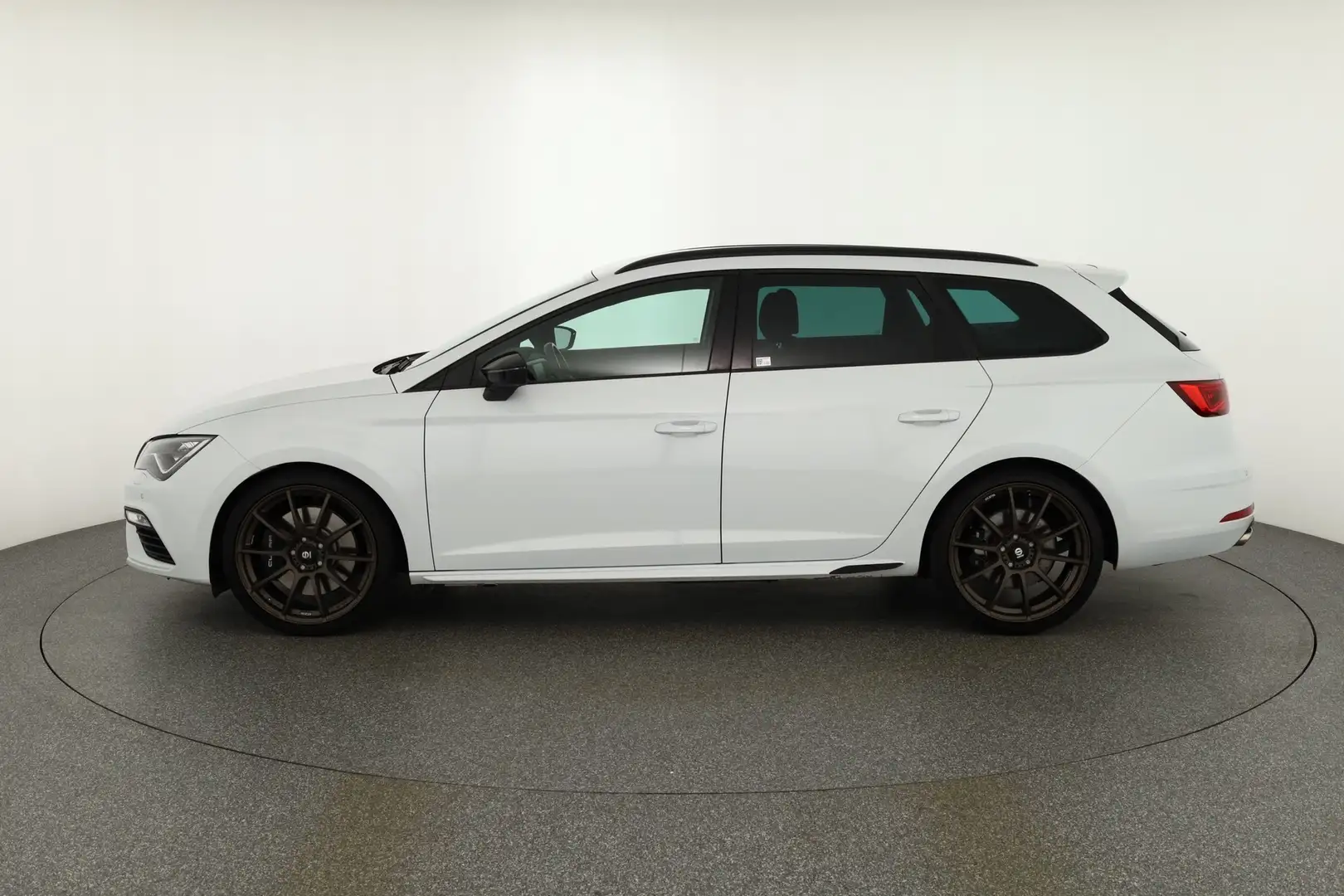 SEAT Leon ST 2.0 TSI DSG Cupra 300 4Drive LED Kamera Blanc - 2