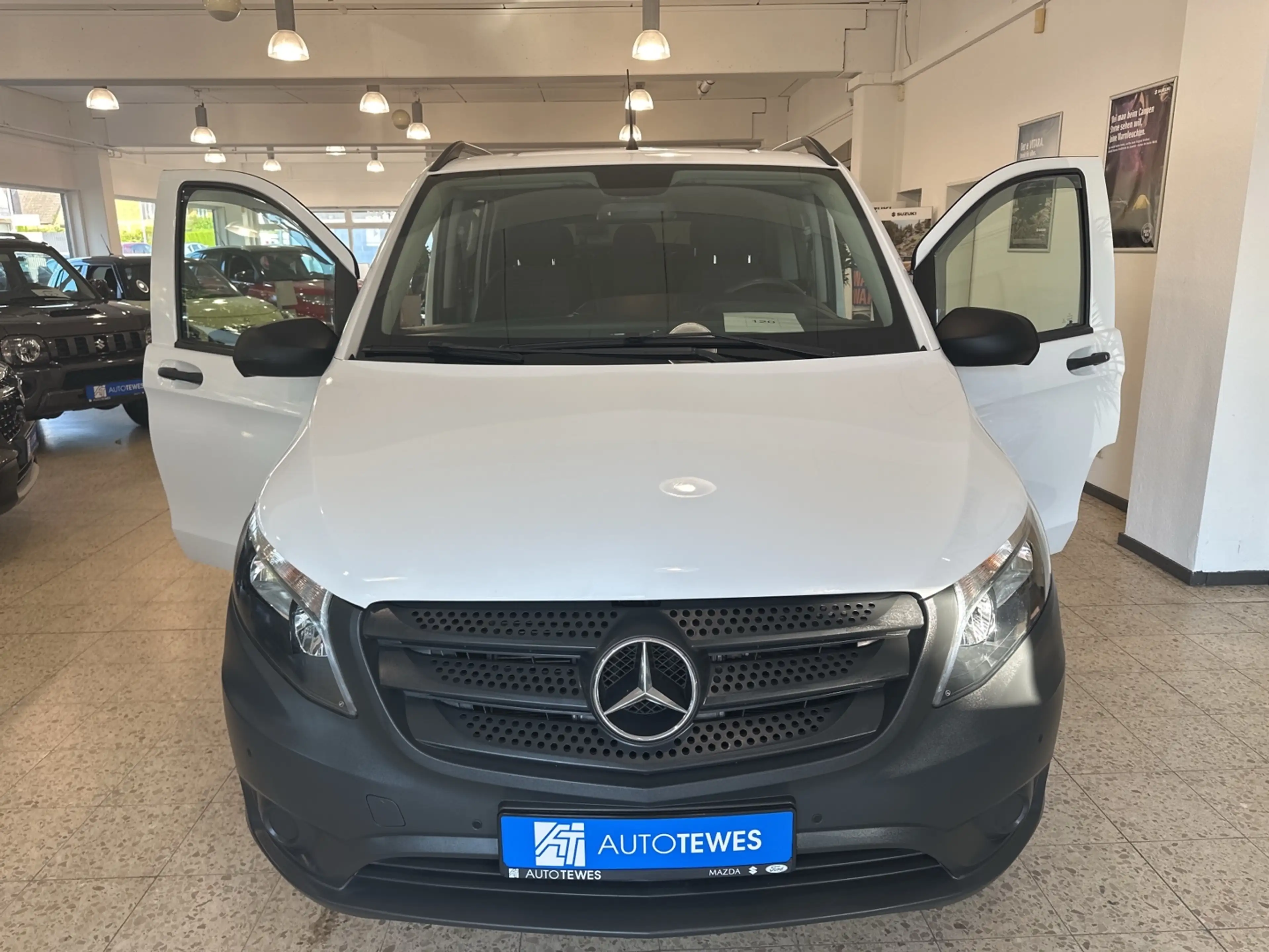Mercedes-Benz Vito Tourer 116 CDI Edition Vito Tourer 116 CDI Edition — photo 12