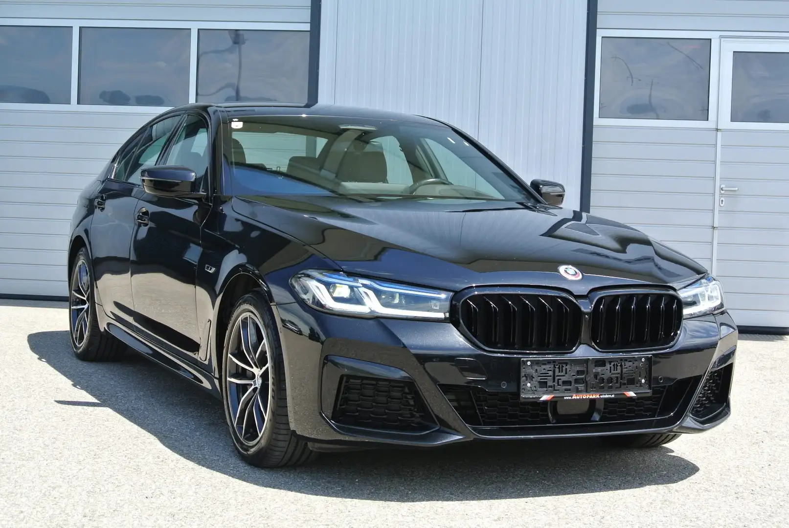 BMW 530 530e Aut. ** M Sportpaket** LEDER * HUD * LASER* Schwarz - 1