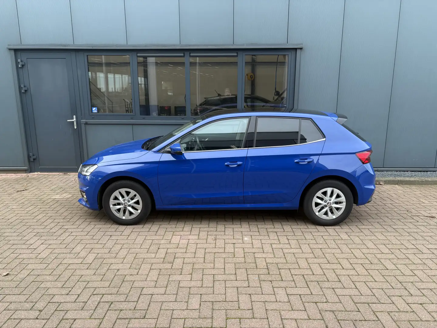 Skoda Fabia 1.0 TSi 95pk Business Edition 5-drs. PANODAK/ADAPT Azul - 2