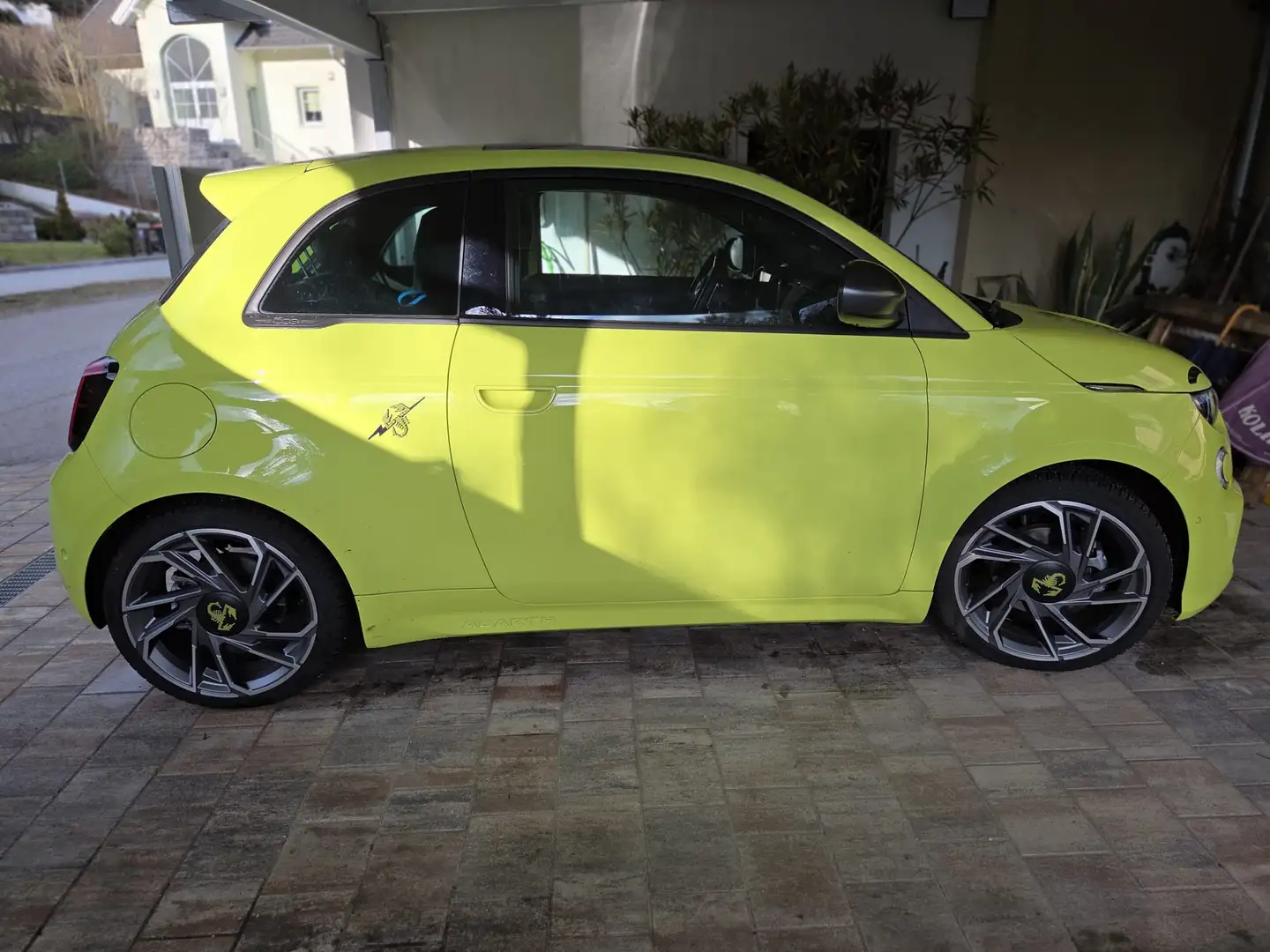 Abarth 500e Abarth 500e Scorpionissima Scorpionissima Gelb - 2