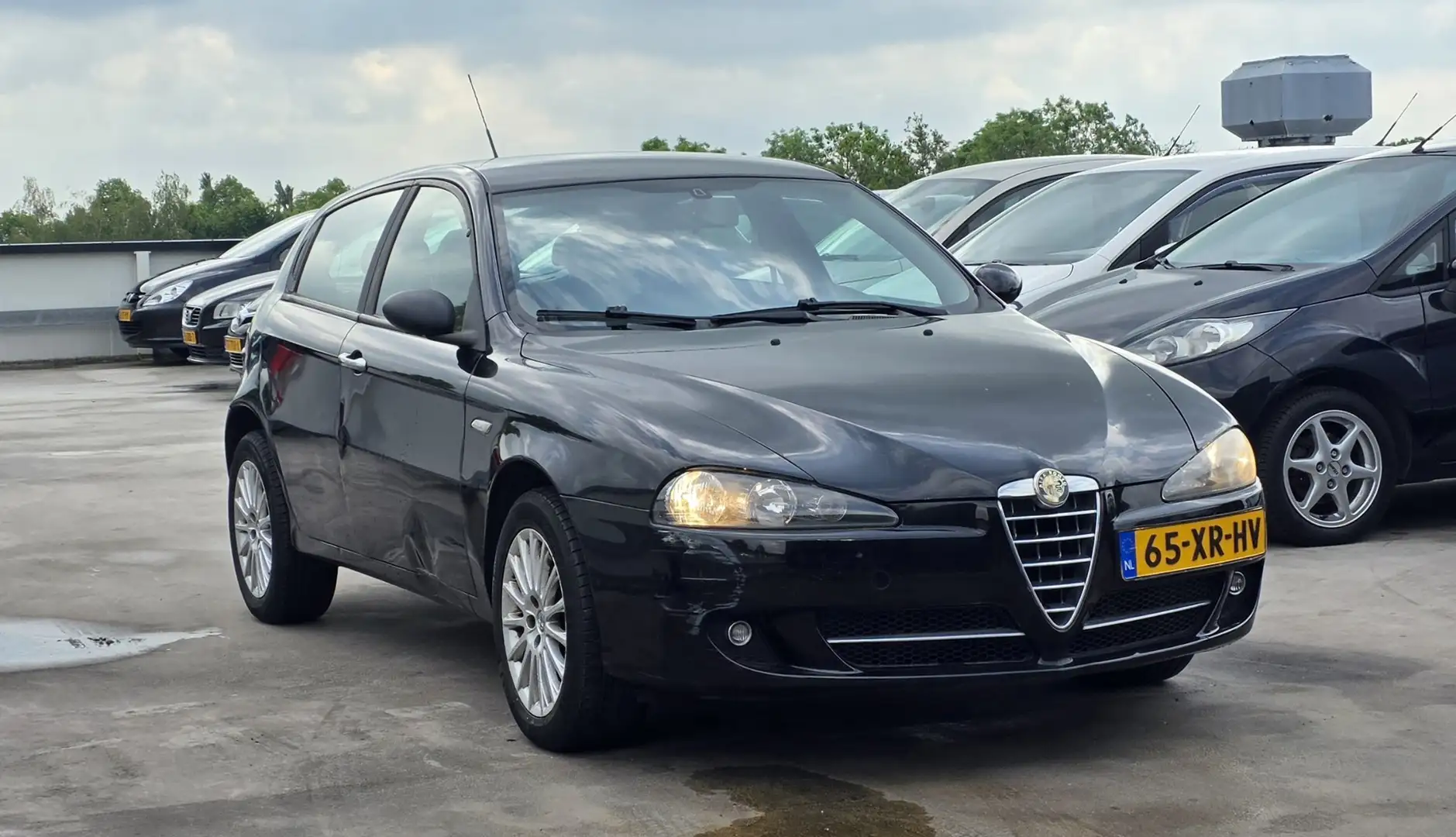 Alfa Romeo 147 1.6 T.Spark Business 1e Eigenaar Rondom Schade Rij Schwarz - 2