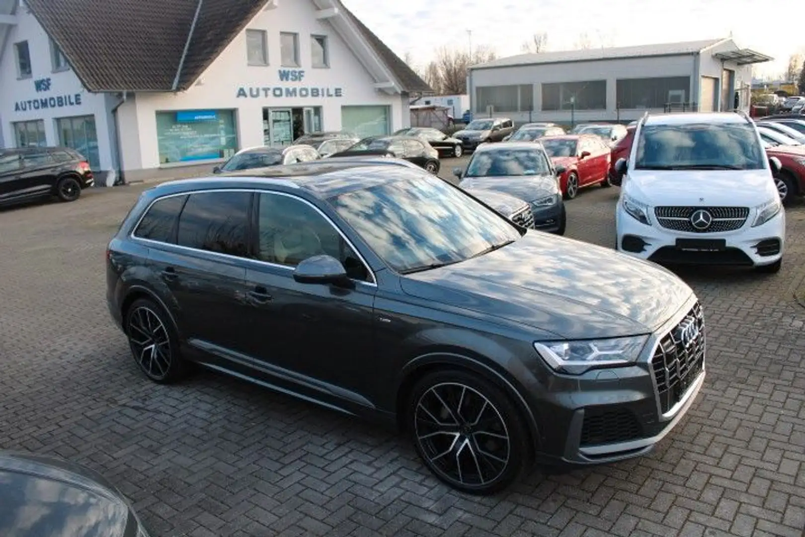 Audi Q7 55 TFSI quat S line,Luft,Leder,LED,B&O,Pano Grau - 1