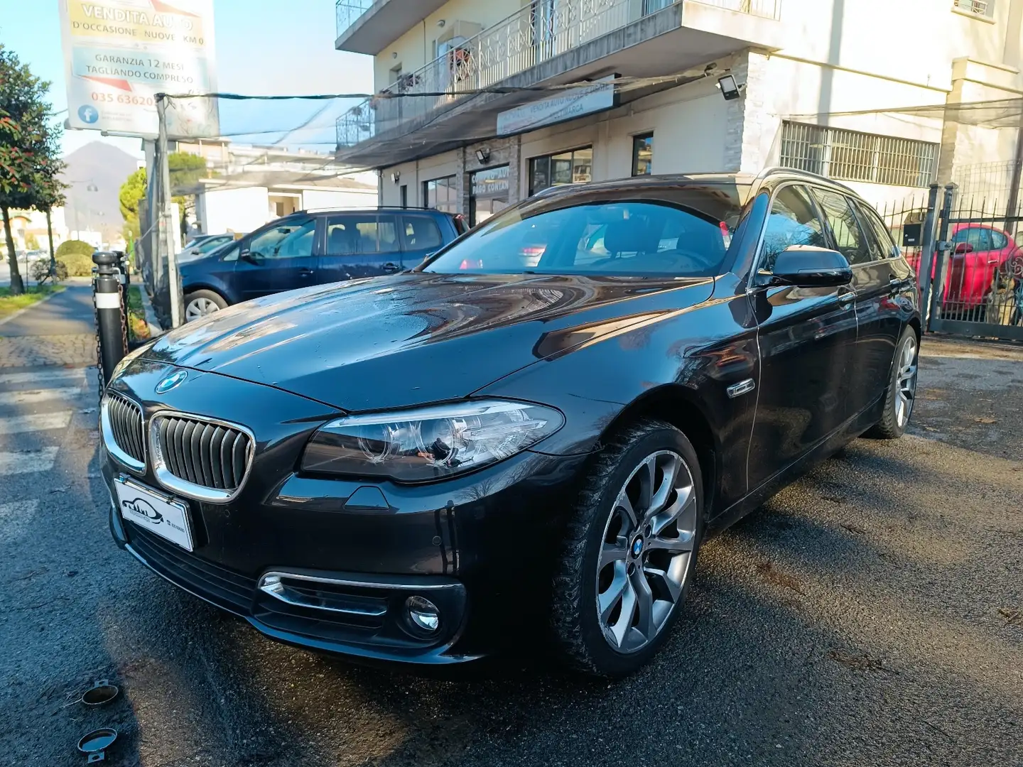 BMW 525 525d Touring Xdrive Luxury Auto EURO 6 PELLE, NAVI Schwarz - 1