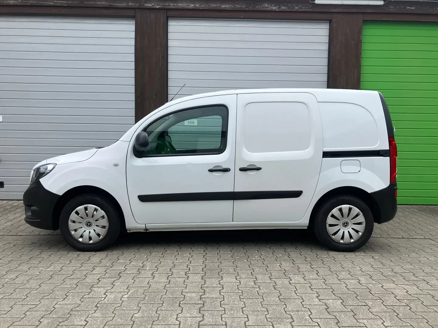 Mercedes-Benz Citan 111 CDI lang*1.HAND* 22.500 KM* 2 x SCHIEBETÜR Weiß - 2