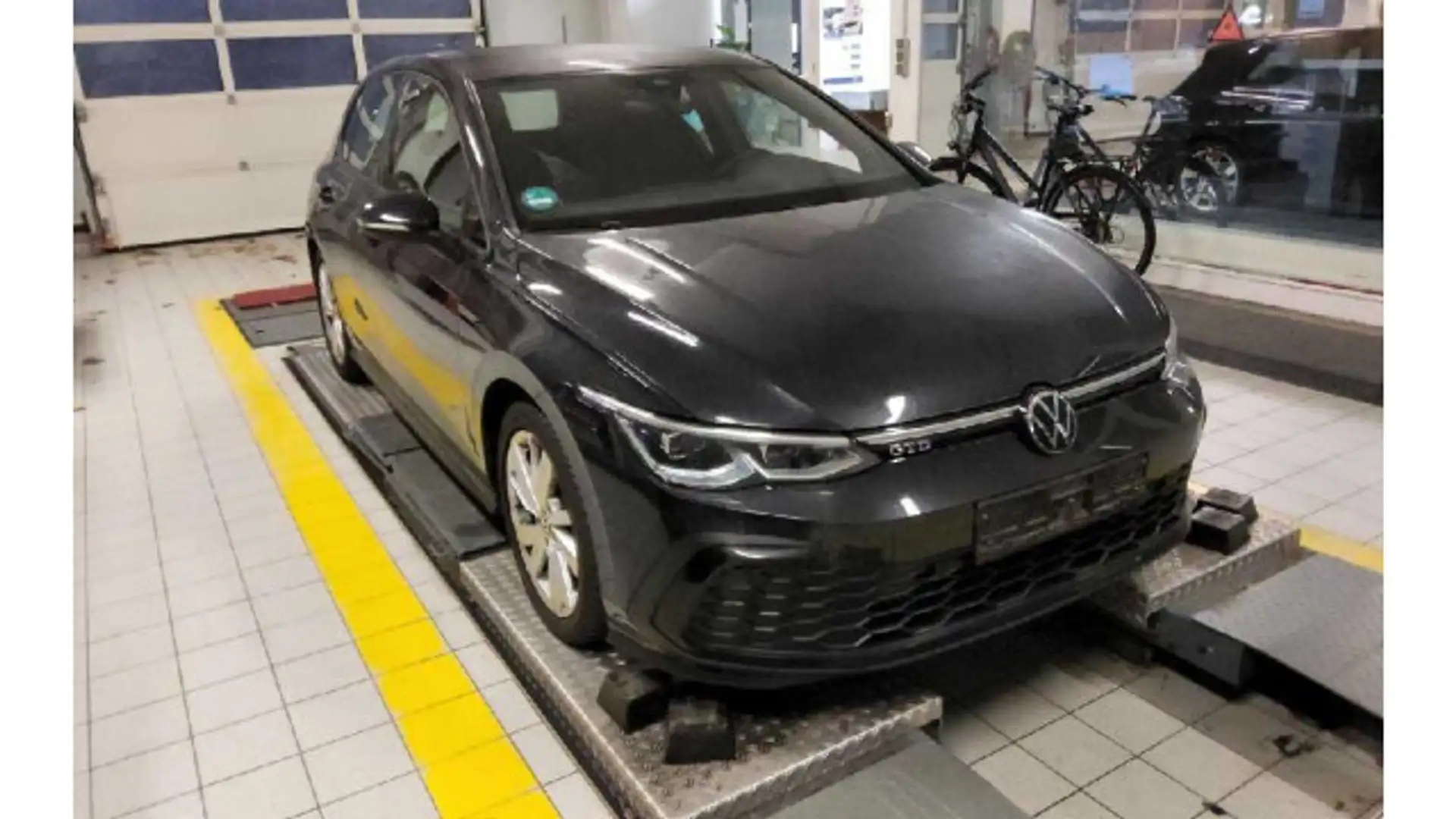 Volkswagen Golf VIII 2.0 TDI GTD DSG NAVI ACC APP RearView Schwarz - 2