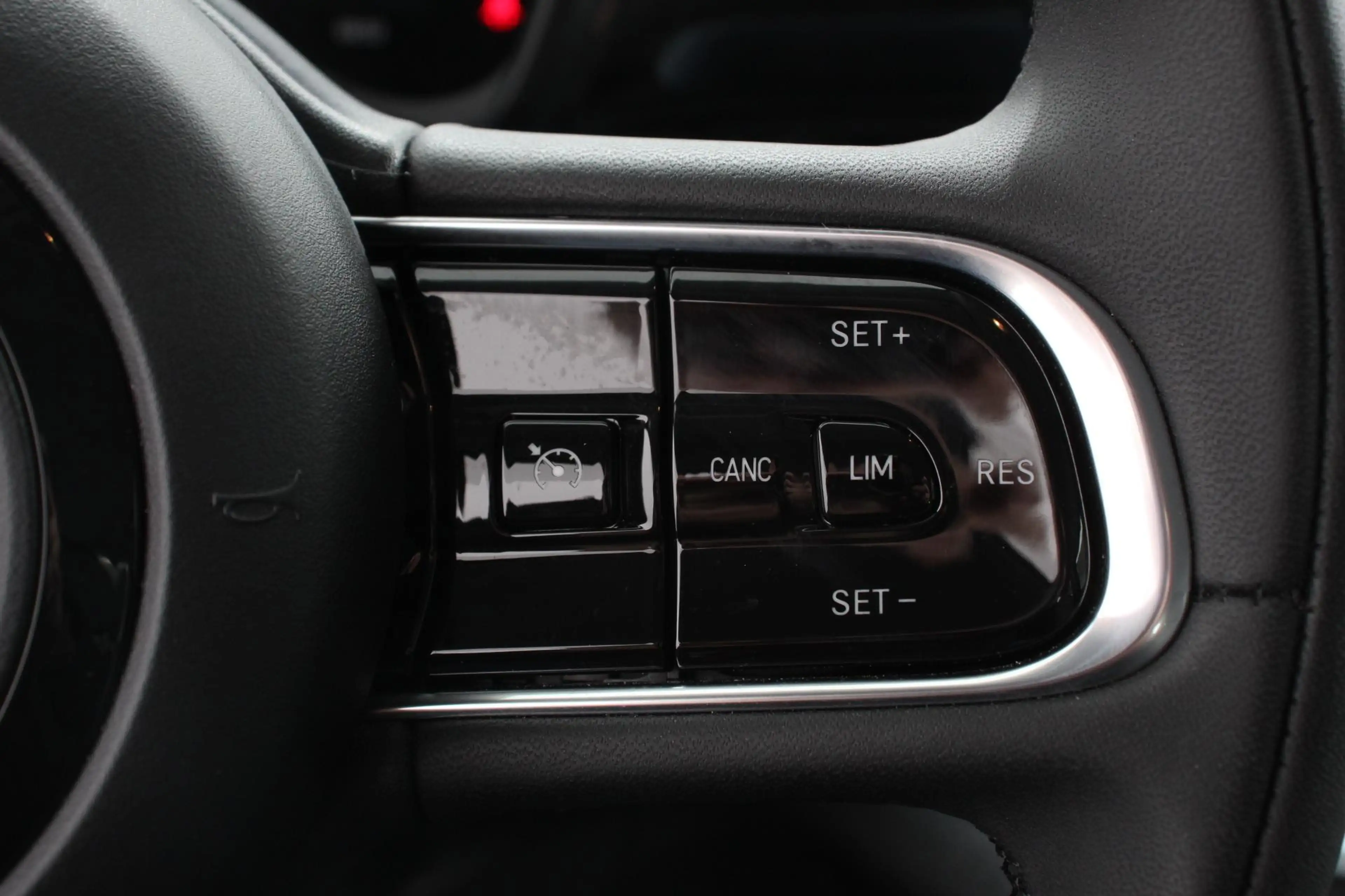 Fiat 500e 42 kWh 118pk Icon Actieradius WLTP 329km Navigatie — photo 15
