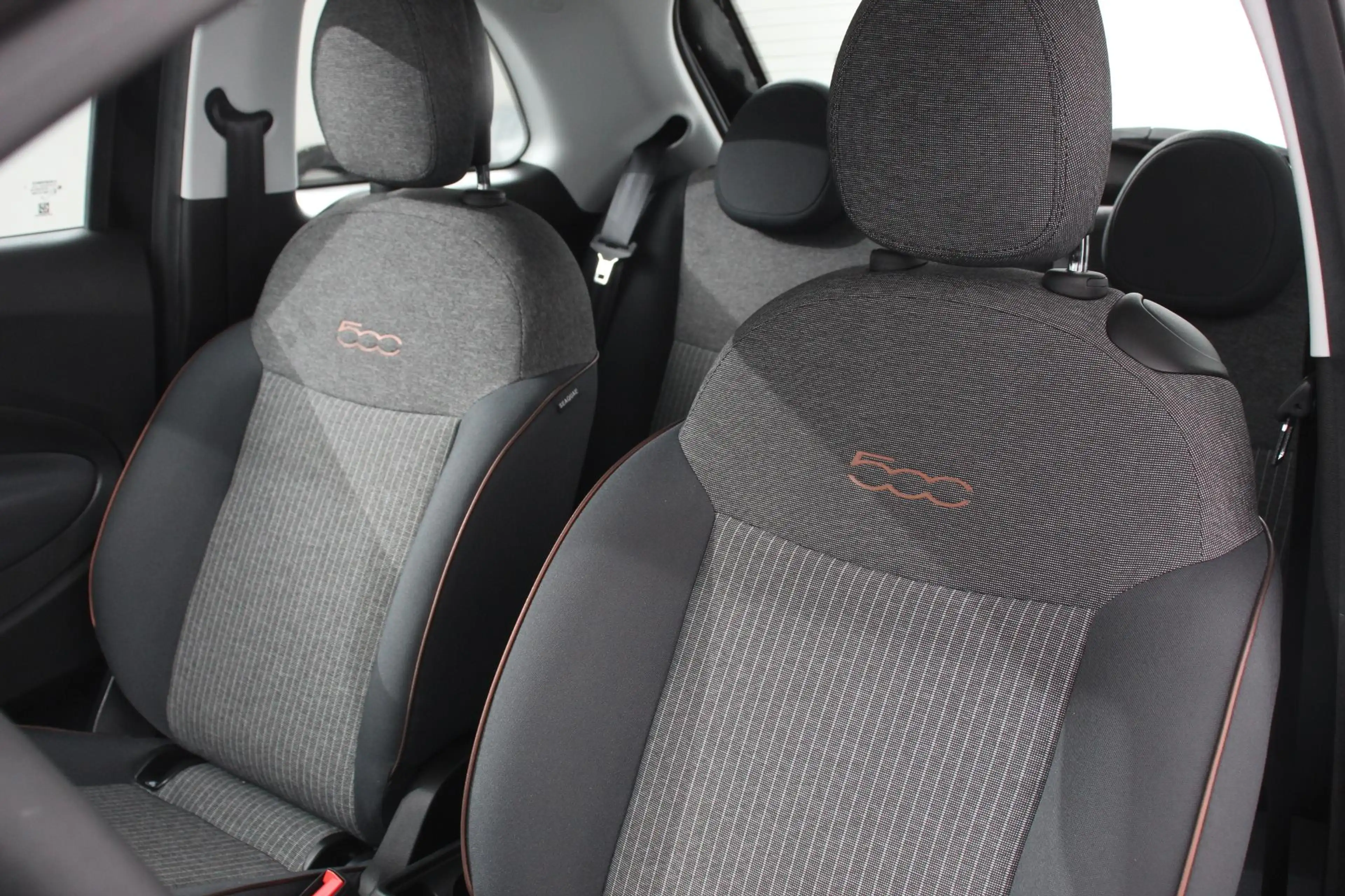 Fiat 500e 42 kWh 118pk Icon Actieradius WLTP 329km Navigatie — photo 9