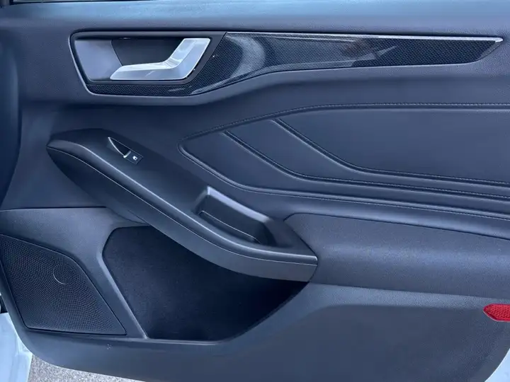 Ford Focus 2026, foto 12